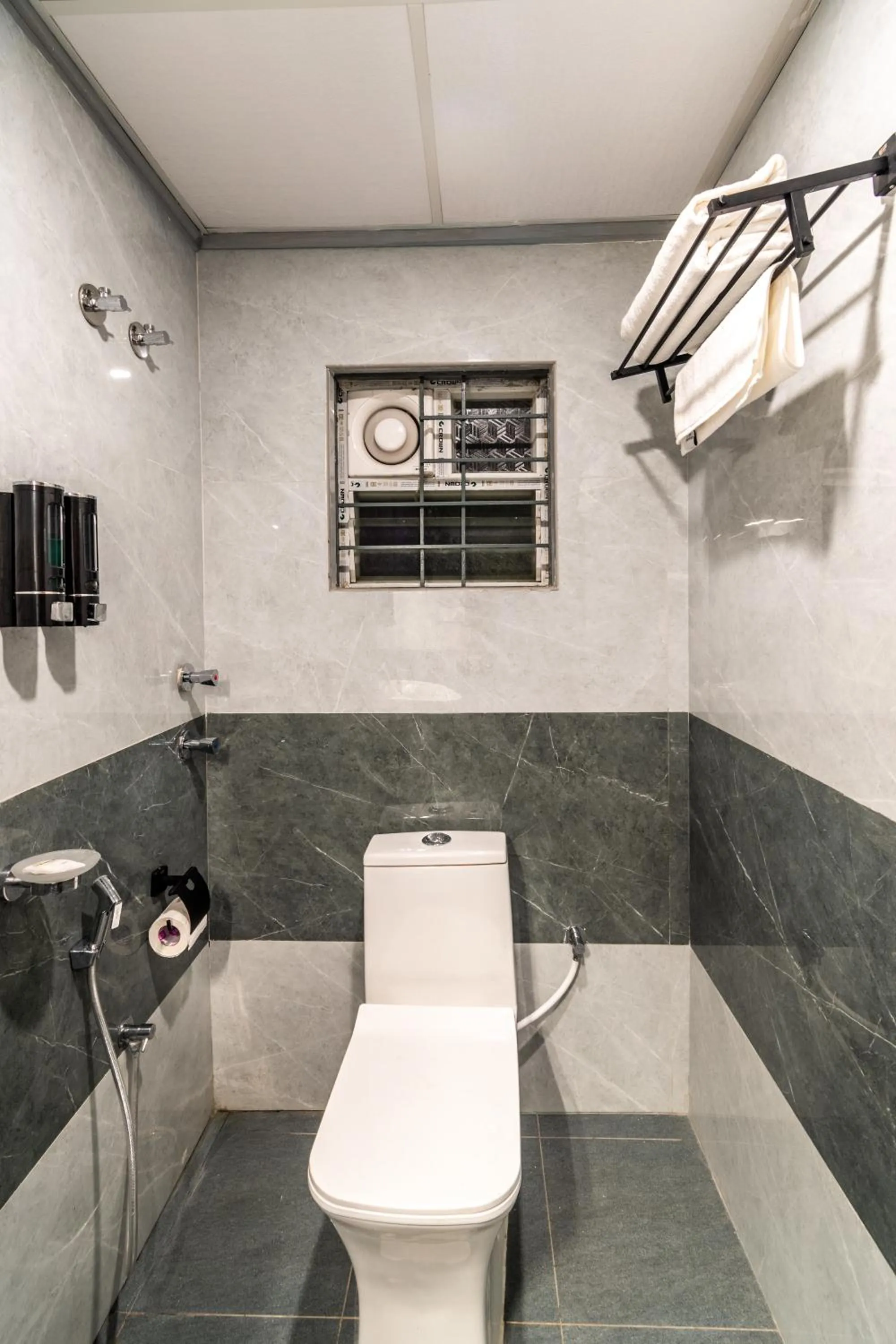 Bathroom in Hotel Vaari Vista By Bestinn Leisure