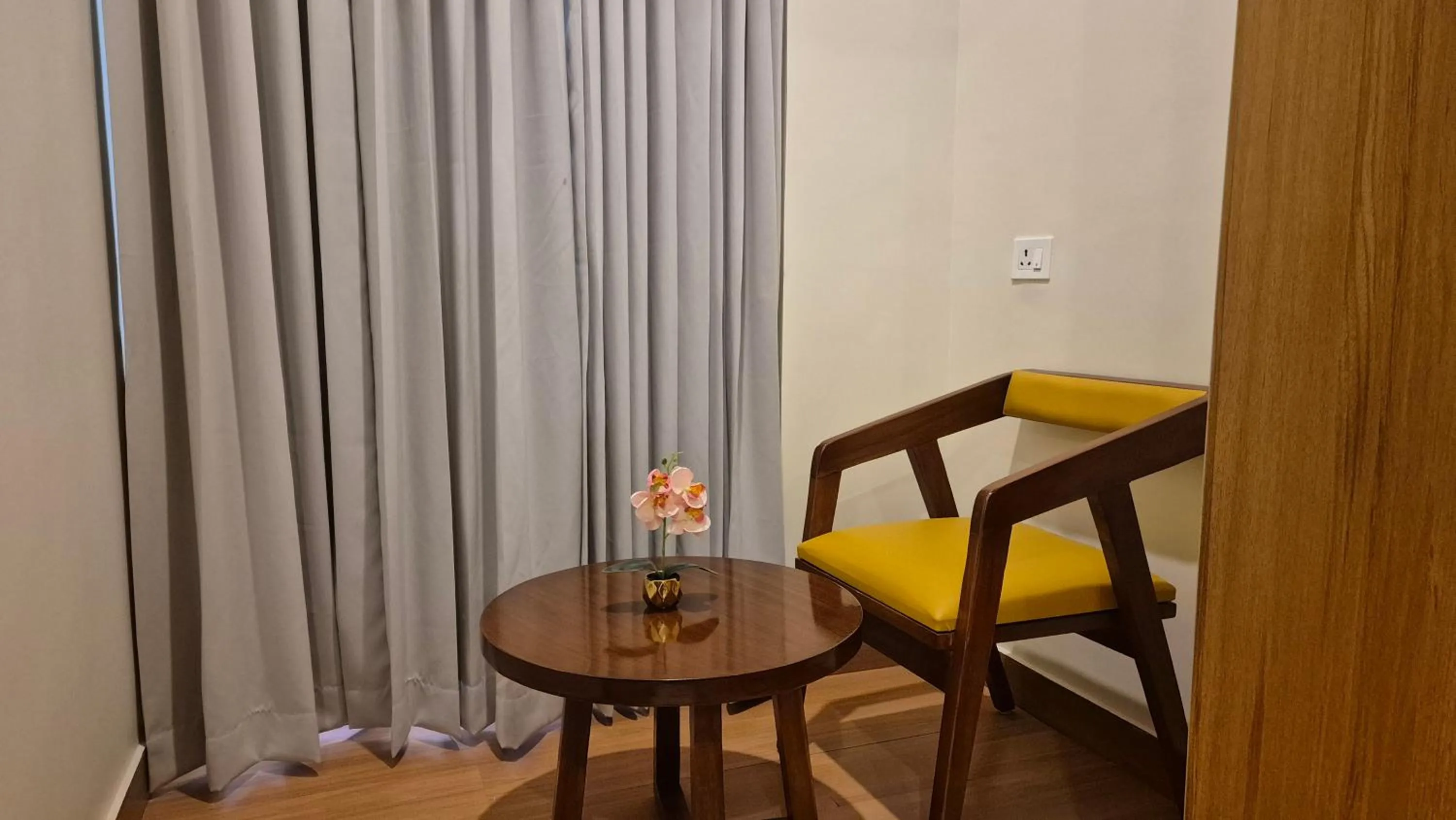 Seating area in Hotel Vaari Vista By Bestinn Leisure