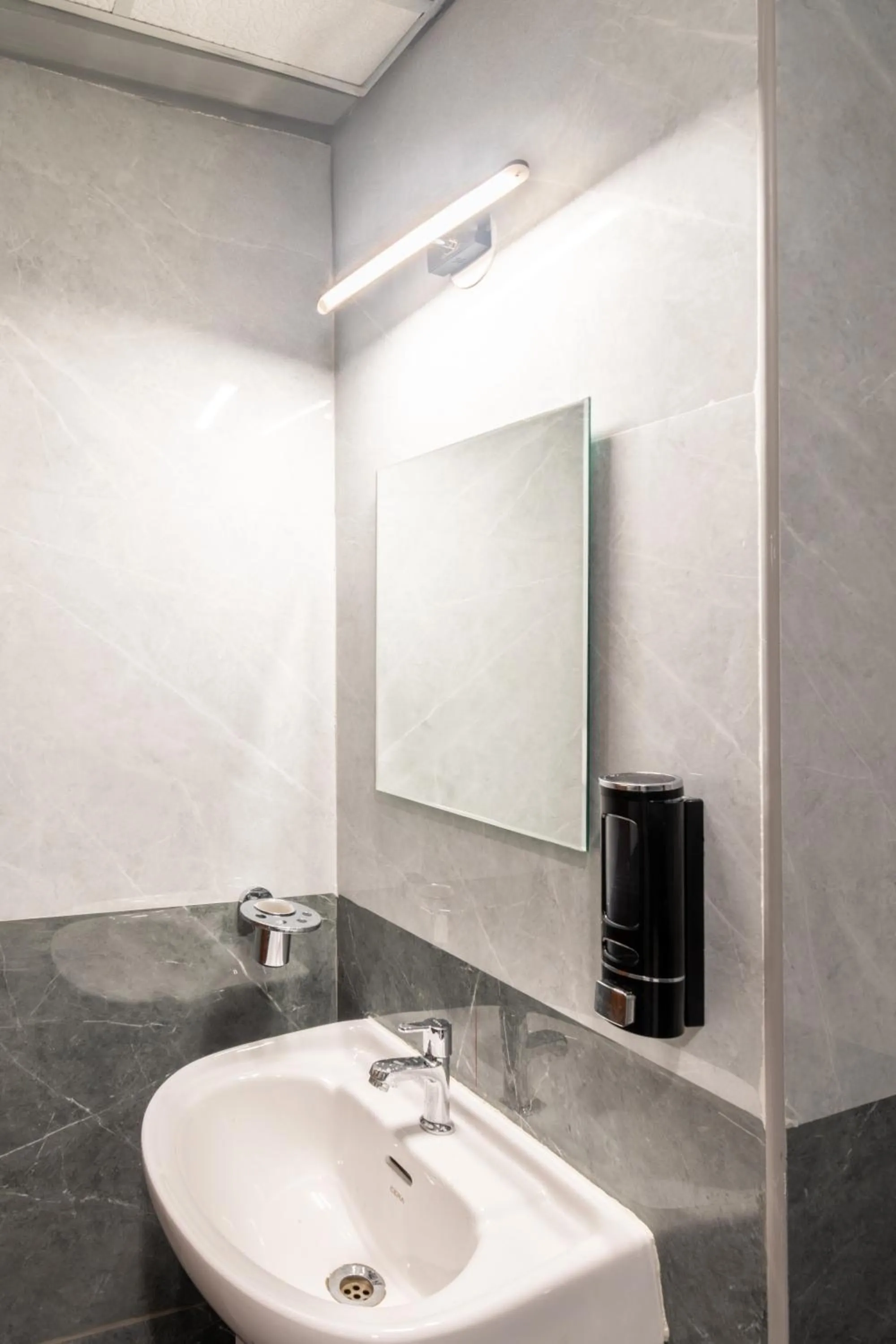 Bathroom in Hotel Vaari Vista By Bestinn Leisure