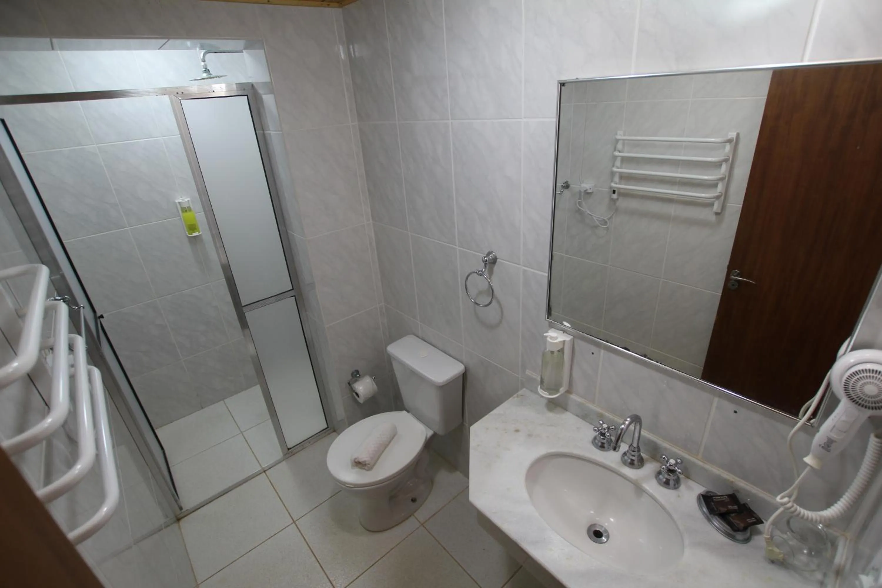 Shower in Pousada Aguia da Montanha