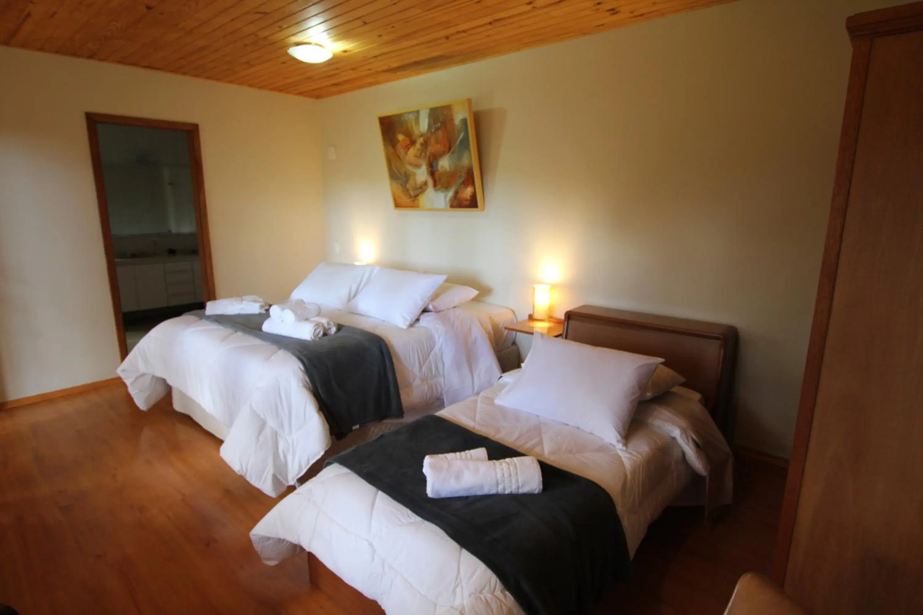 Triple Suite with Hot Tub and Fireplace in Pousada Aguia da Montanha Triple Suite with Hot Tub and Fireplace in Pousada Aguia da Montanha