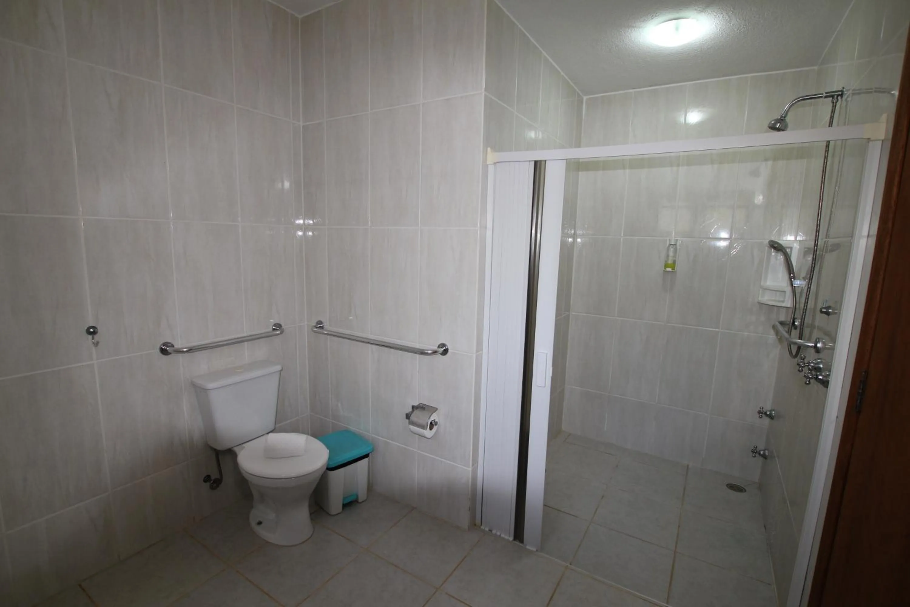 Shower in Pousada Aguia da Montanha