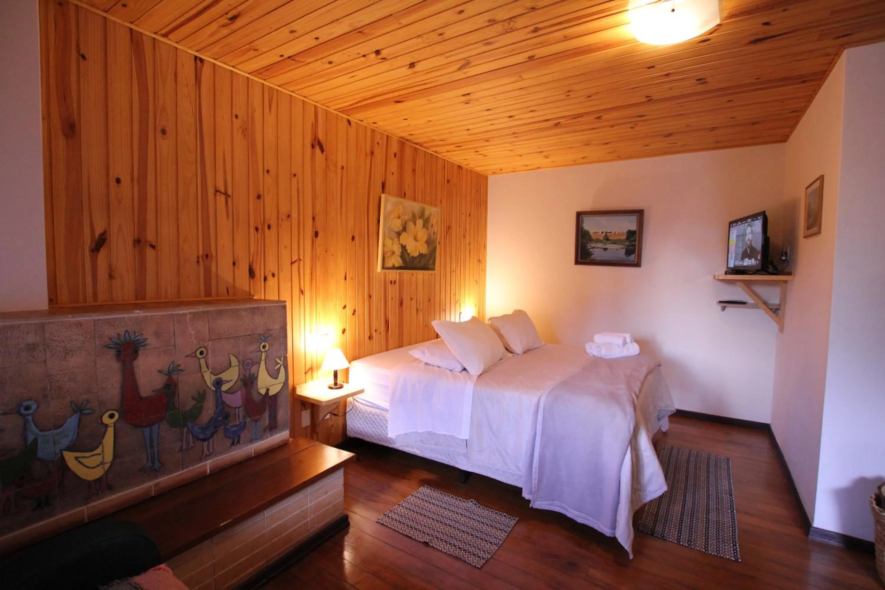 View (from property/room), Bed in Pousada Aguia da Montanha