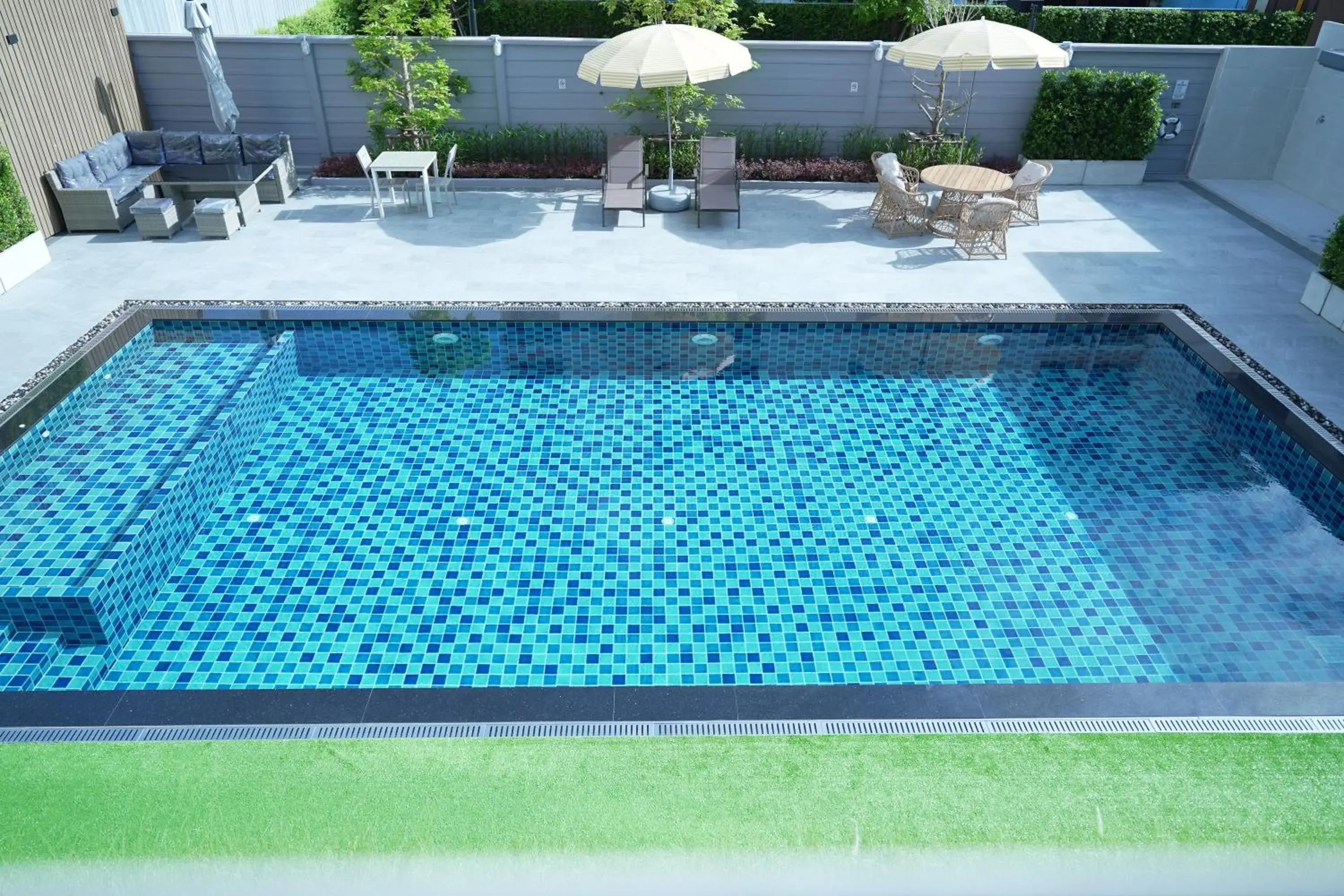 Swimming pool in Three Seasons Bangkok Swimming pool in Three Seasons Bangkok