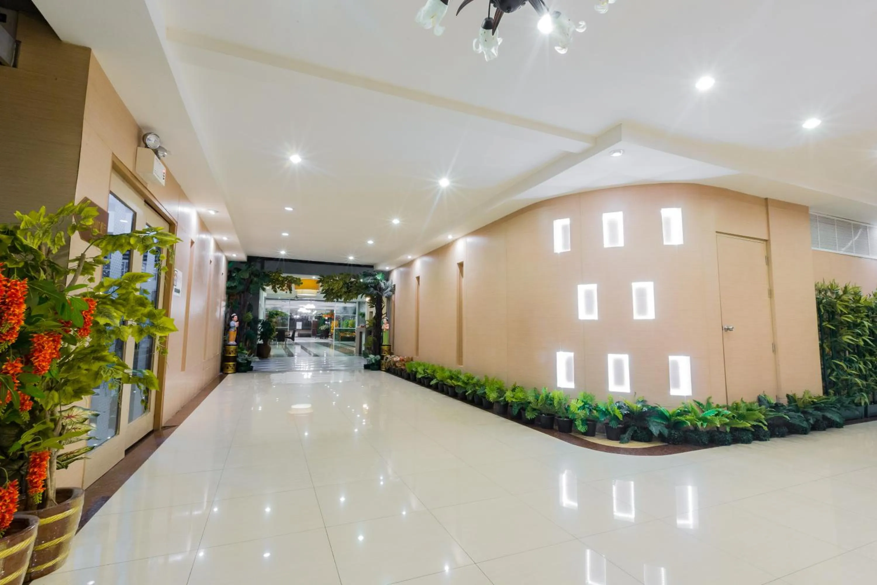 Three Seasons Bangkok