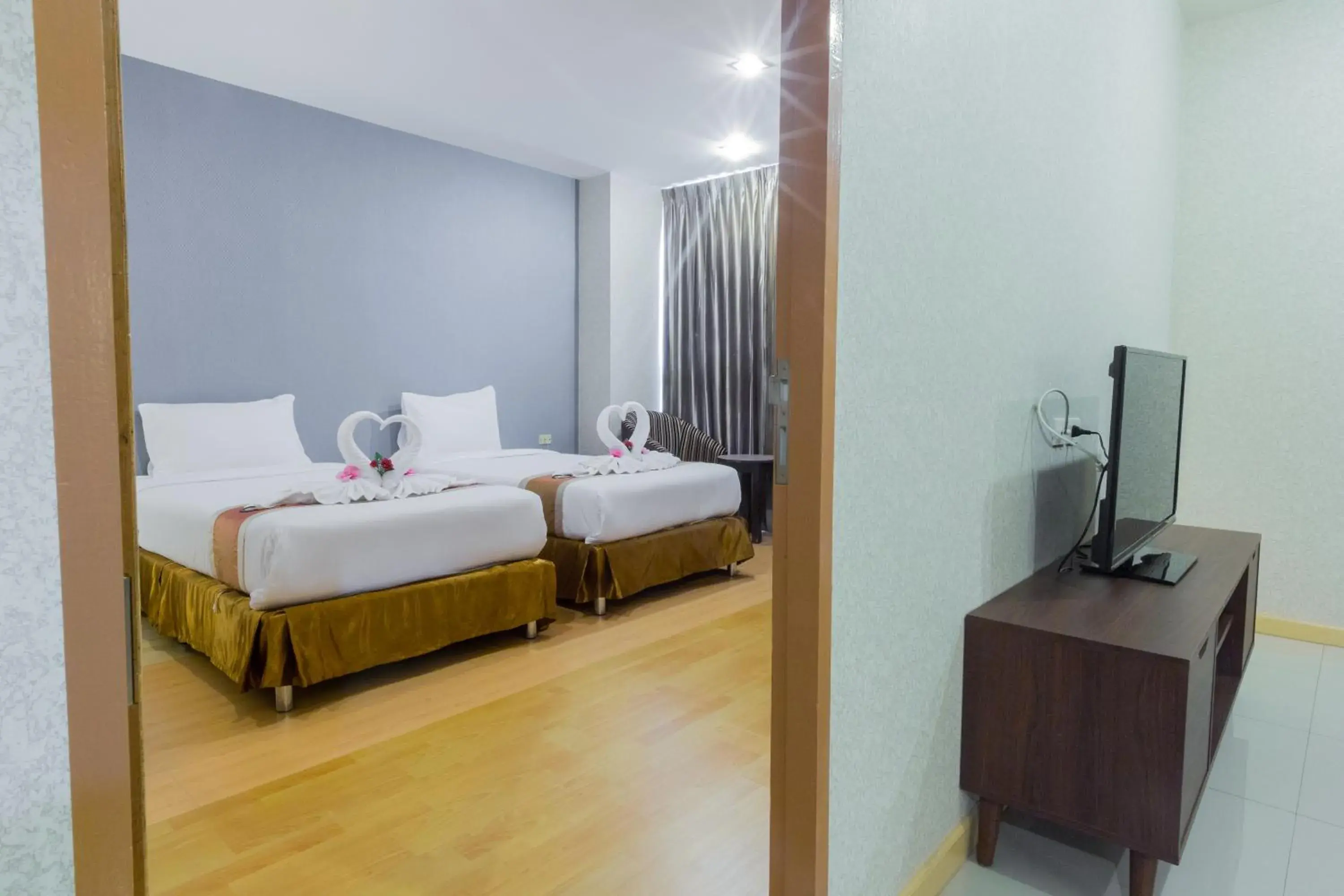 Bed in Three Seasons Bangkok Bed in Three Seasons Bangkok