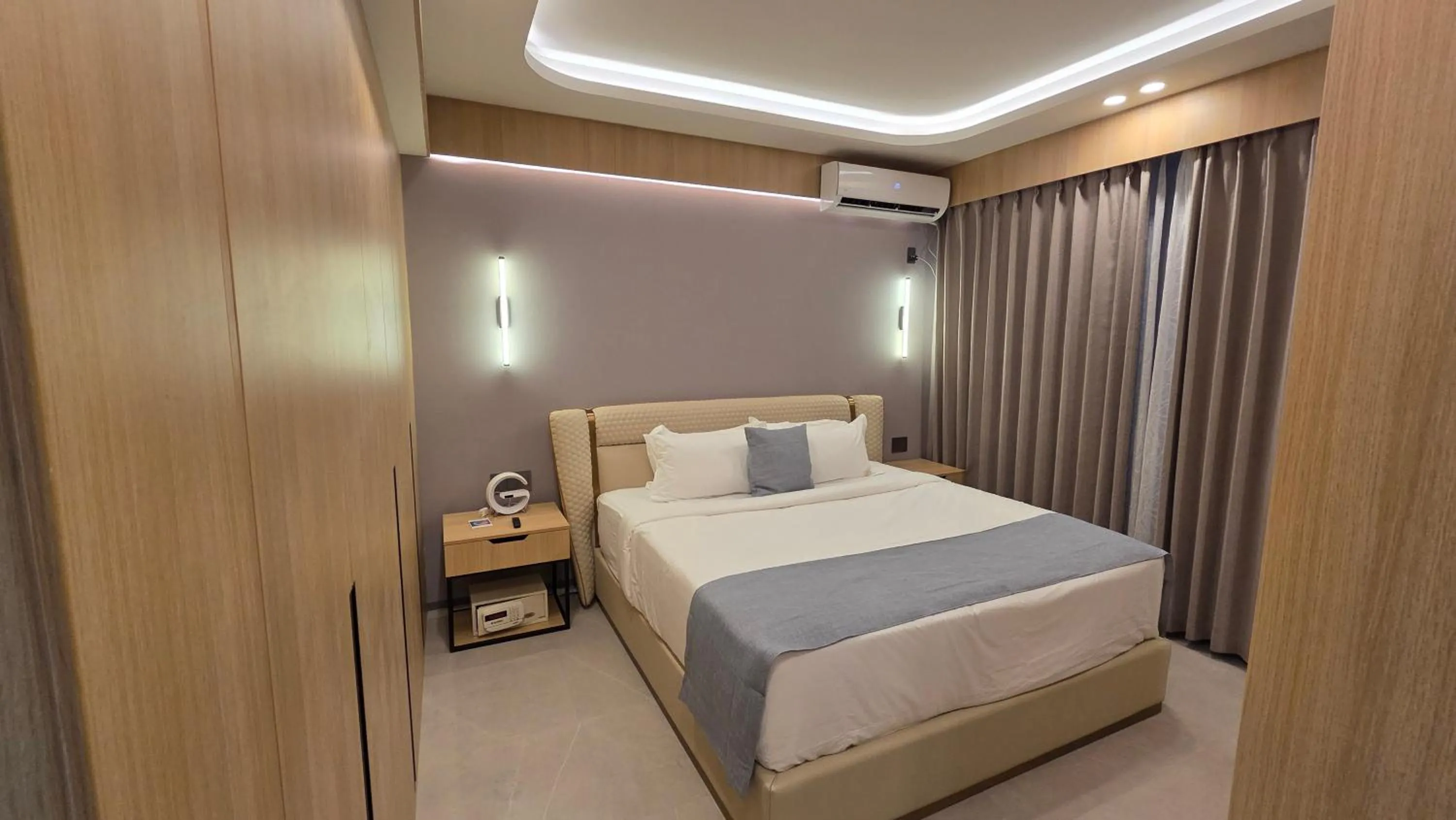 Plaza Court Hotel