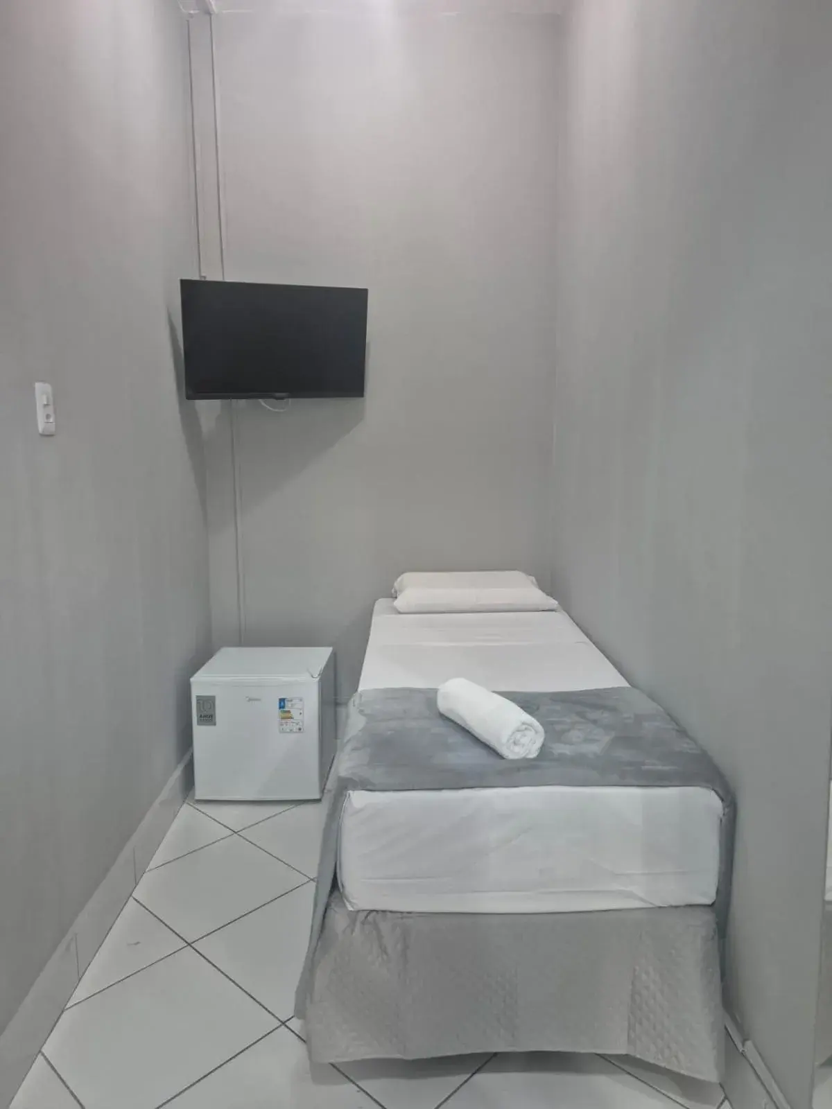 Budget Single Room in Unity Hotel - Santos Budget Single Room in Unity Hotel - Santos
