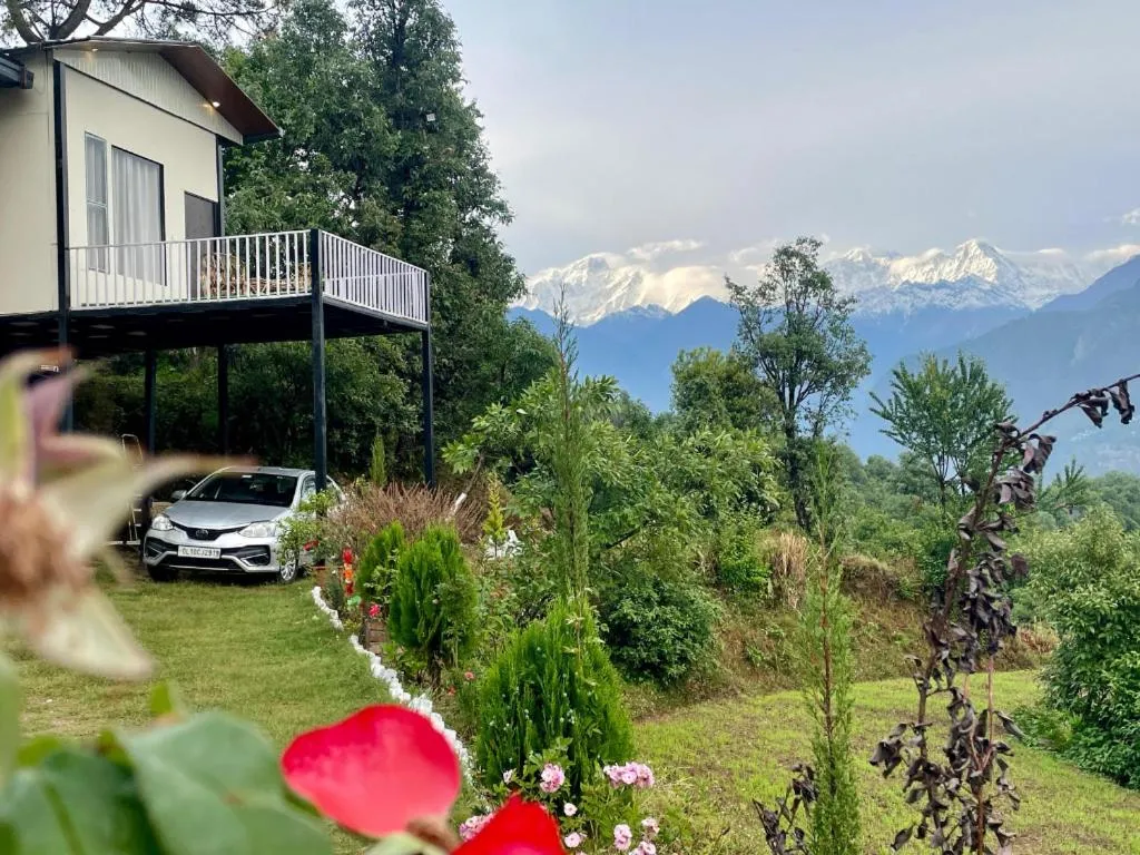 Garden view in The Hills Inn Resort Guptkashi