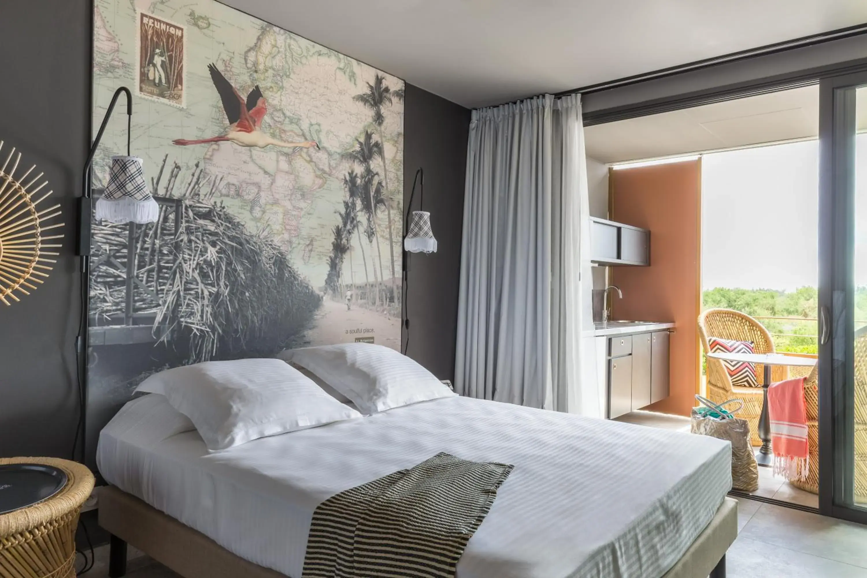 Bed in Dina Morgabine Saint Gilles Bed in Dina Morgabine Saint Gilles