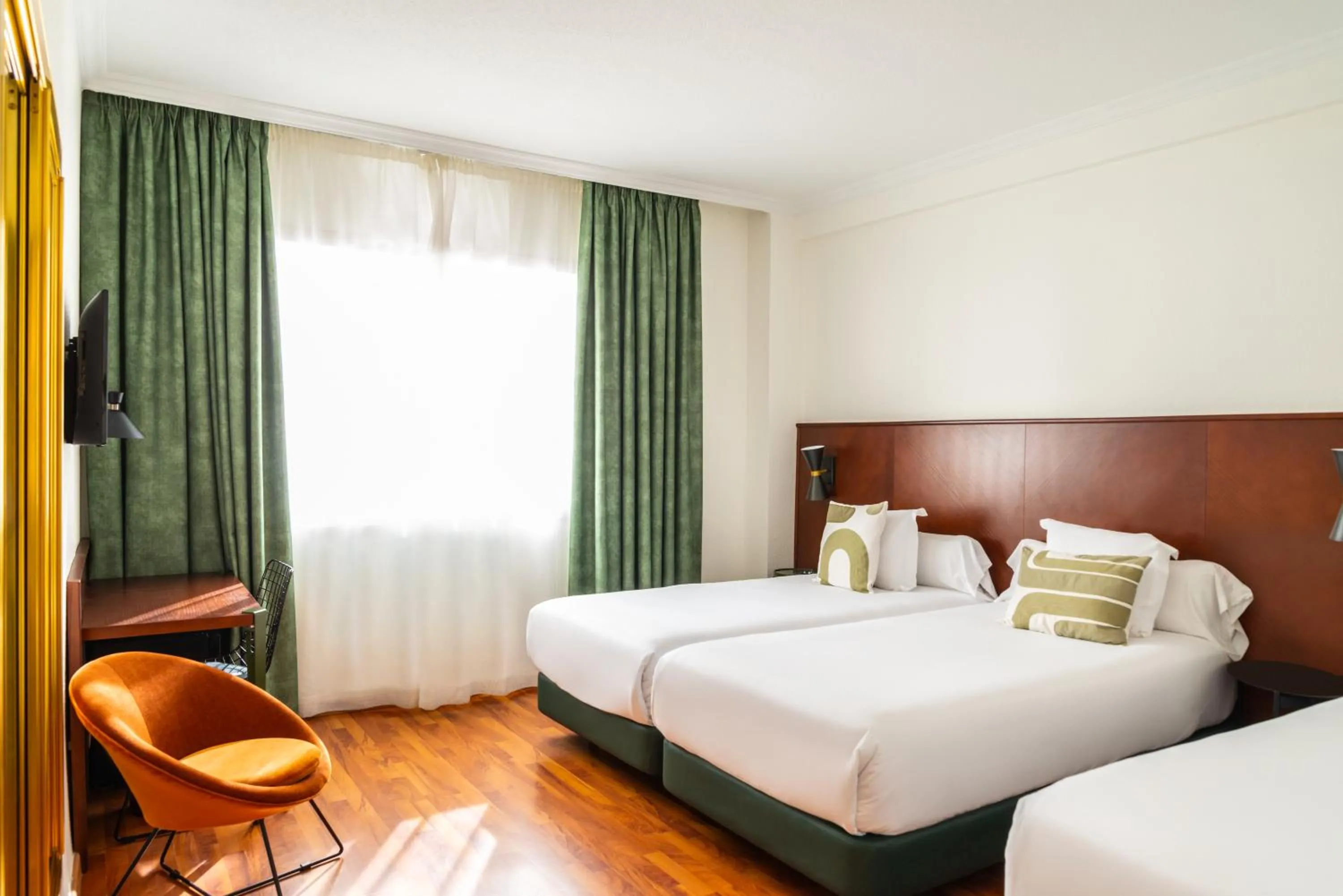 Bed in Hotel Casón del Tormes by HappyCulture