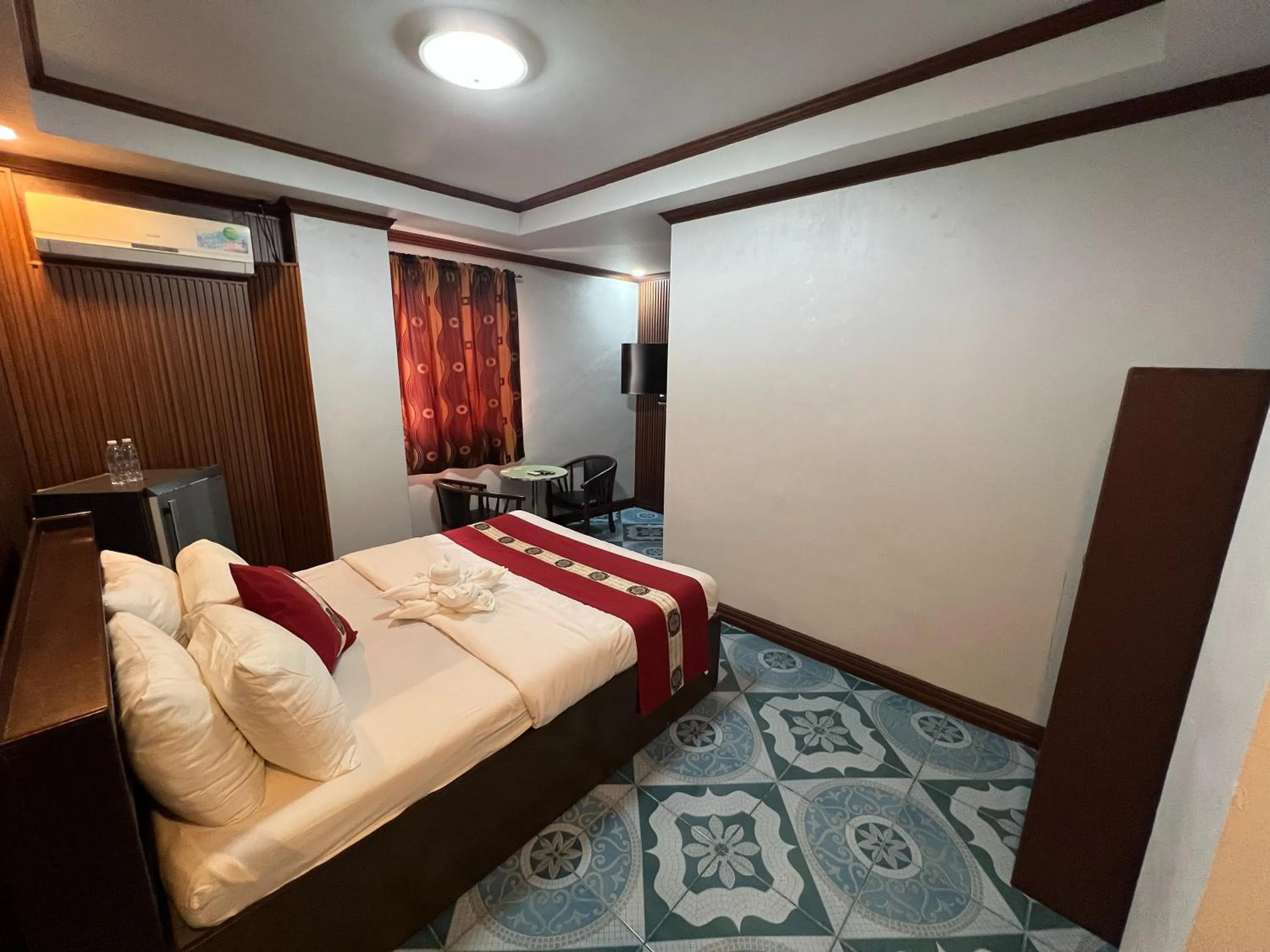 Bedroom, Bed in Rossa Hotel