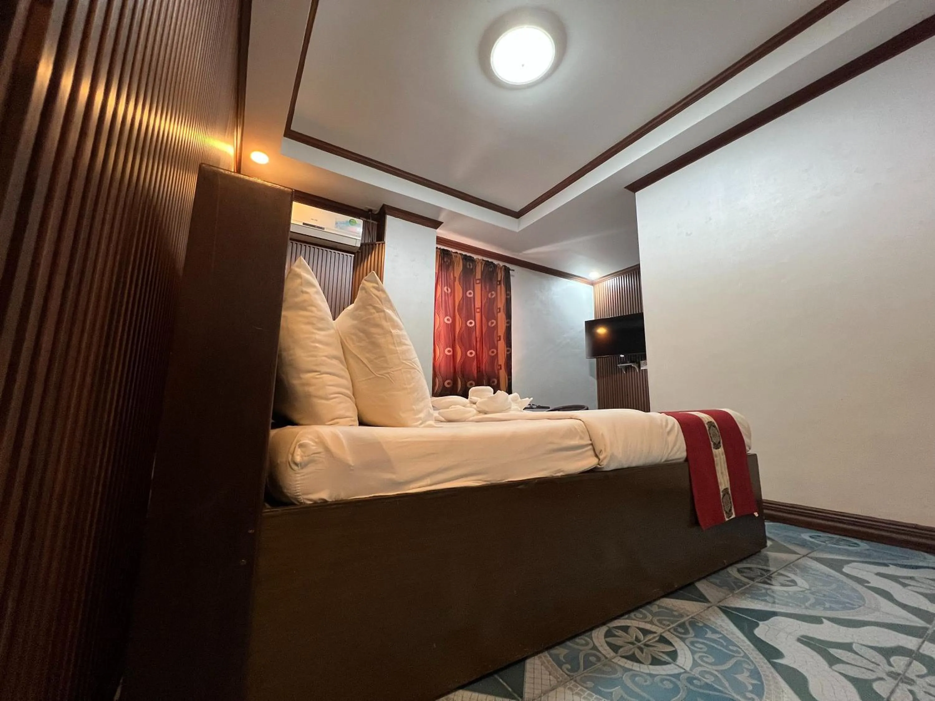 Bedroom, Bed in Rossa Hotel