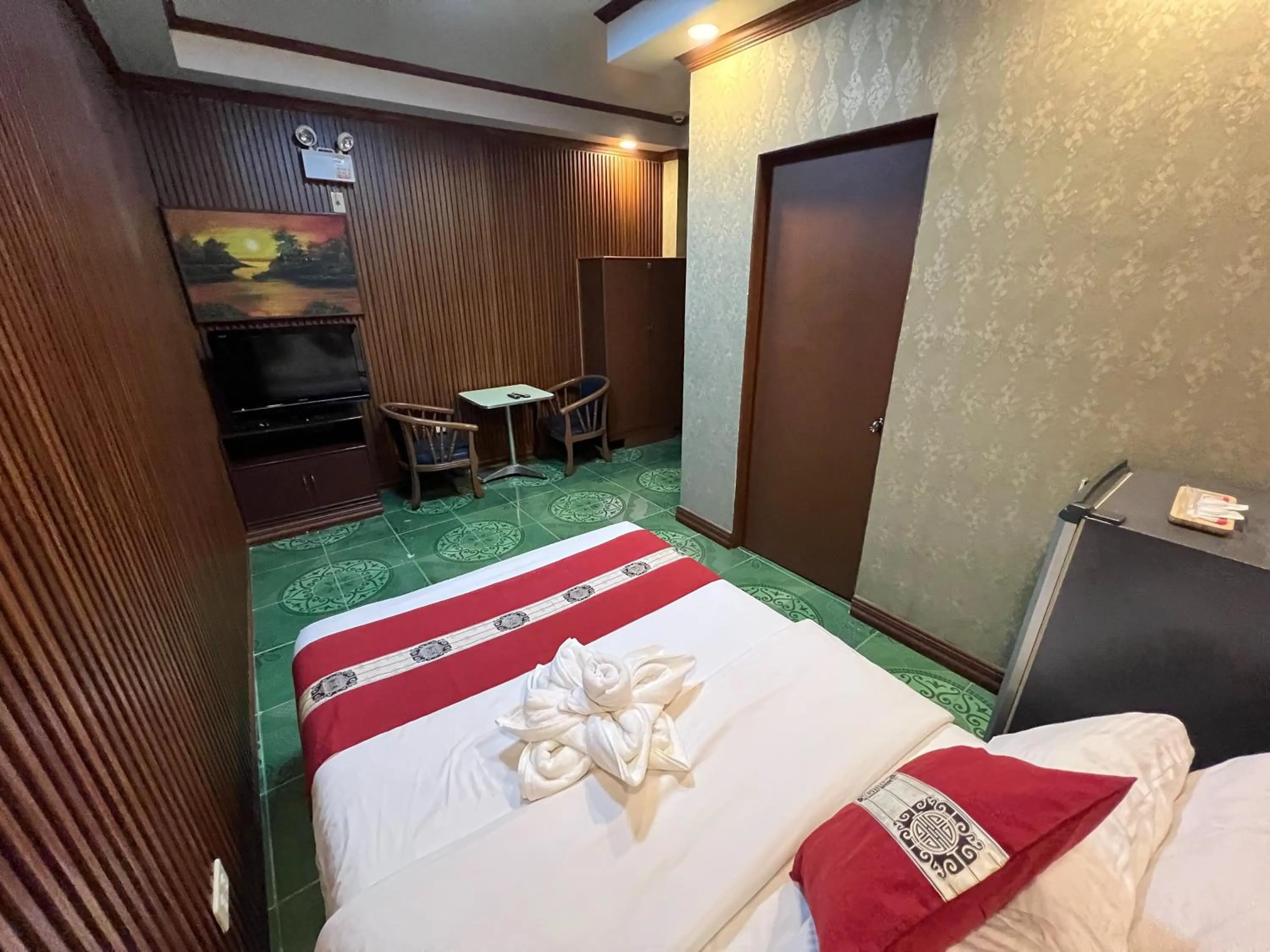 Bedroom, Bed in Rossa Hotel