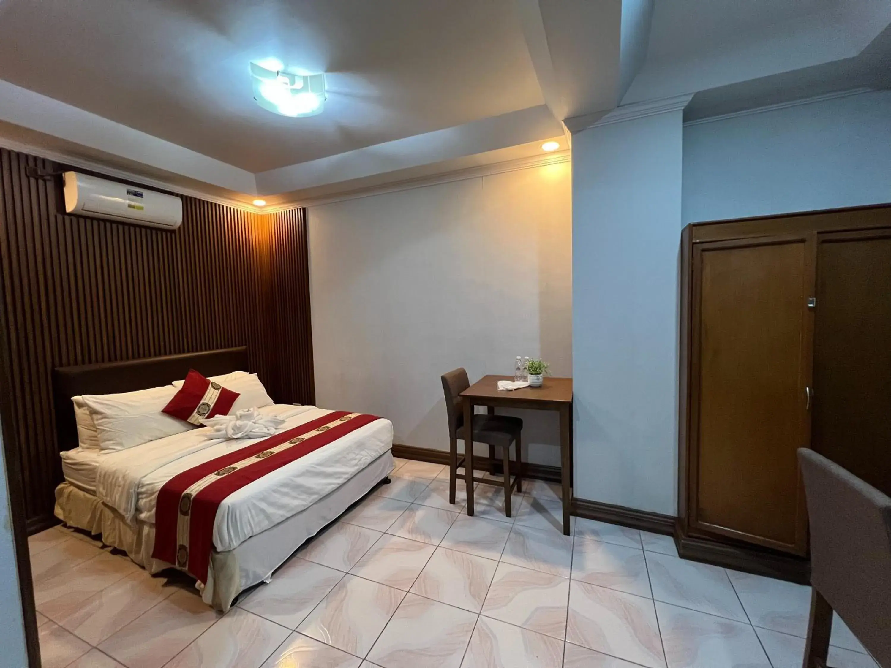 Queen Room in Rossa Hotel Queen Room in Rossa Hotel