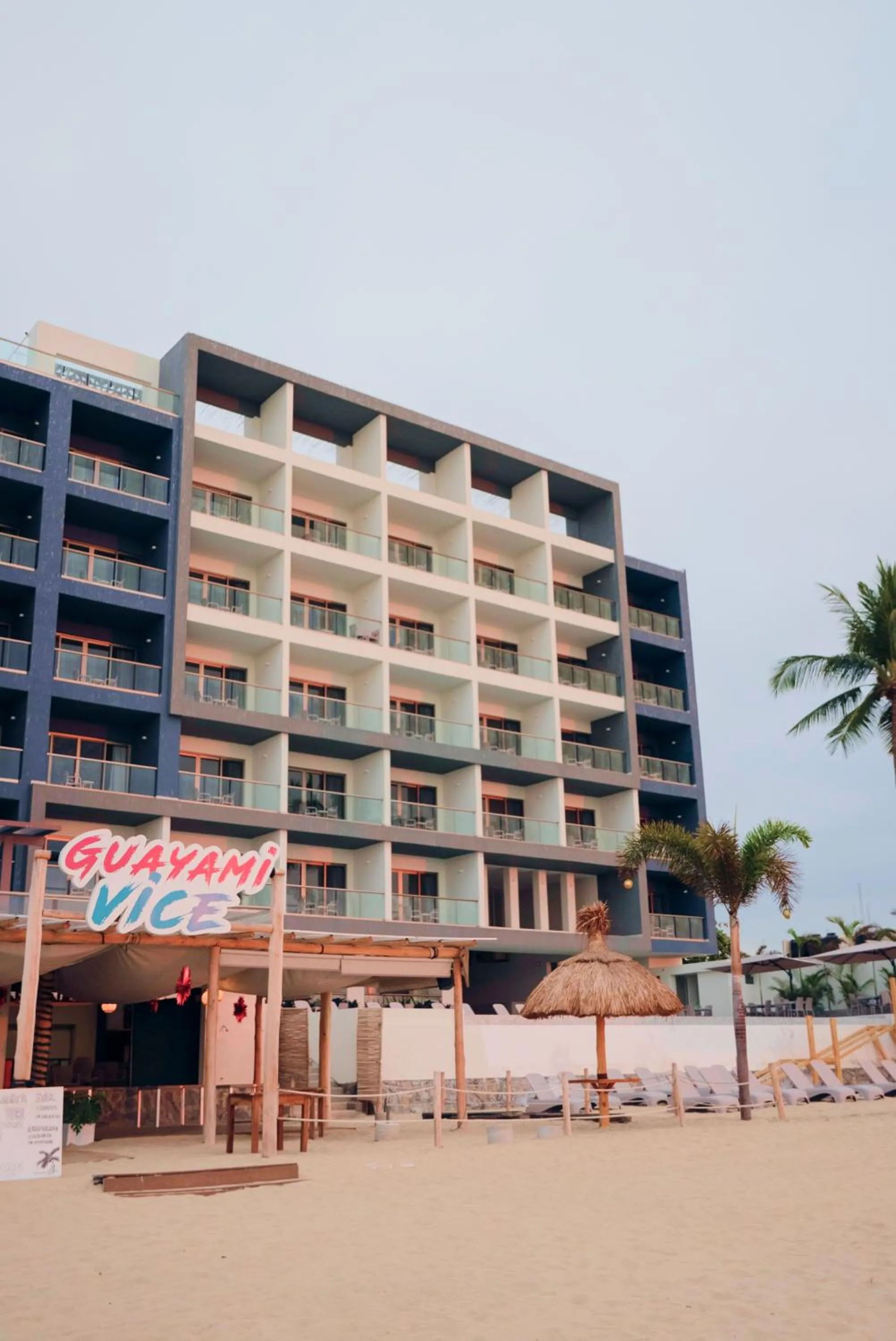 Restaurant/places to eat in Avenir Armonia Suites