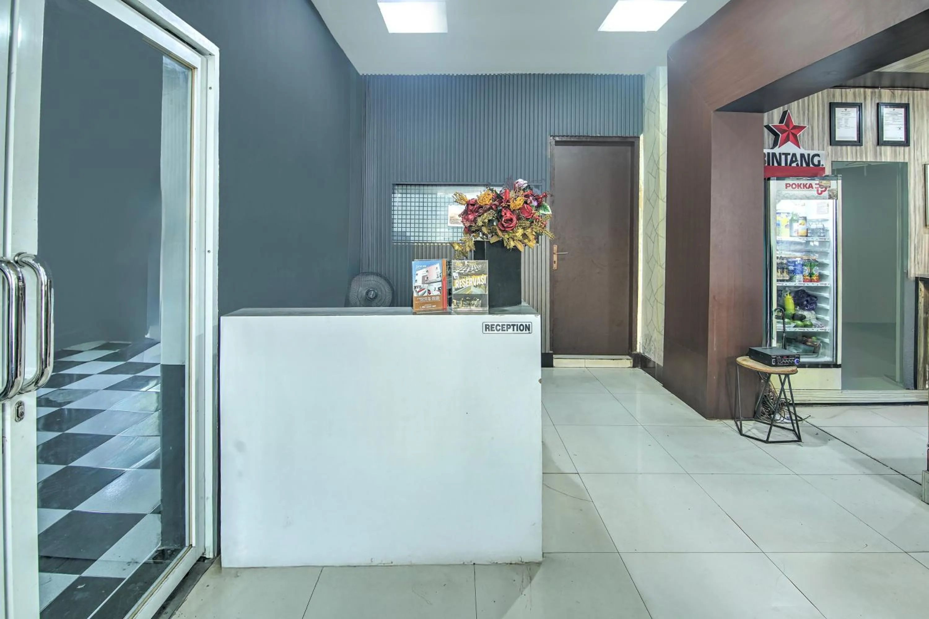 Lobby or reception in Hotel O Makassar near Mall Panakukang formerly Hotel Lucky Inn Makassar