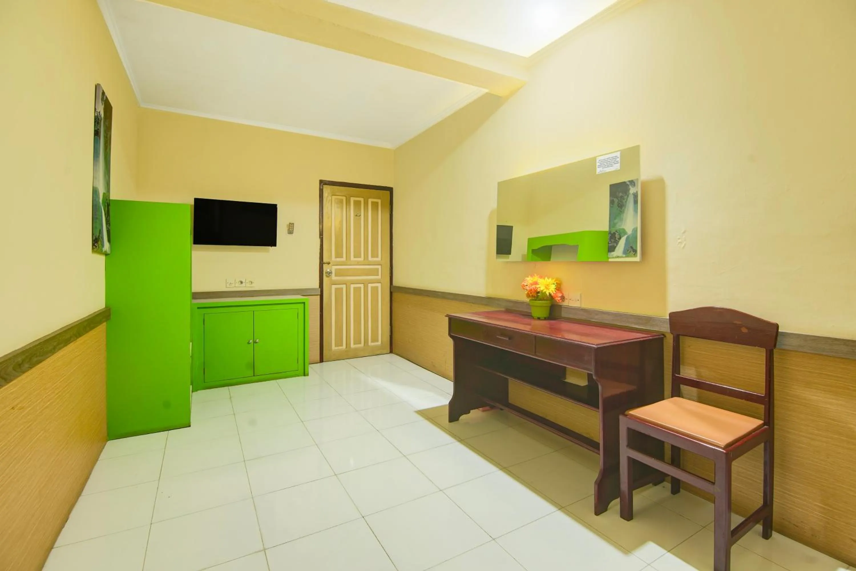 Bedroom in Hotel O Makassar near Pantai Losari formerly Hotel Tiara Sari