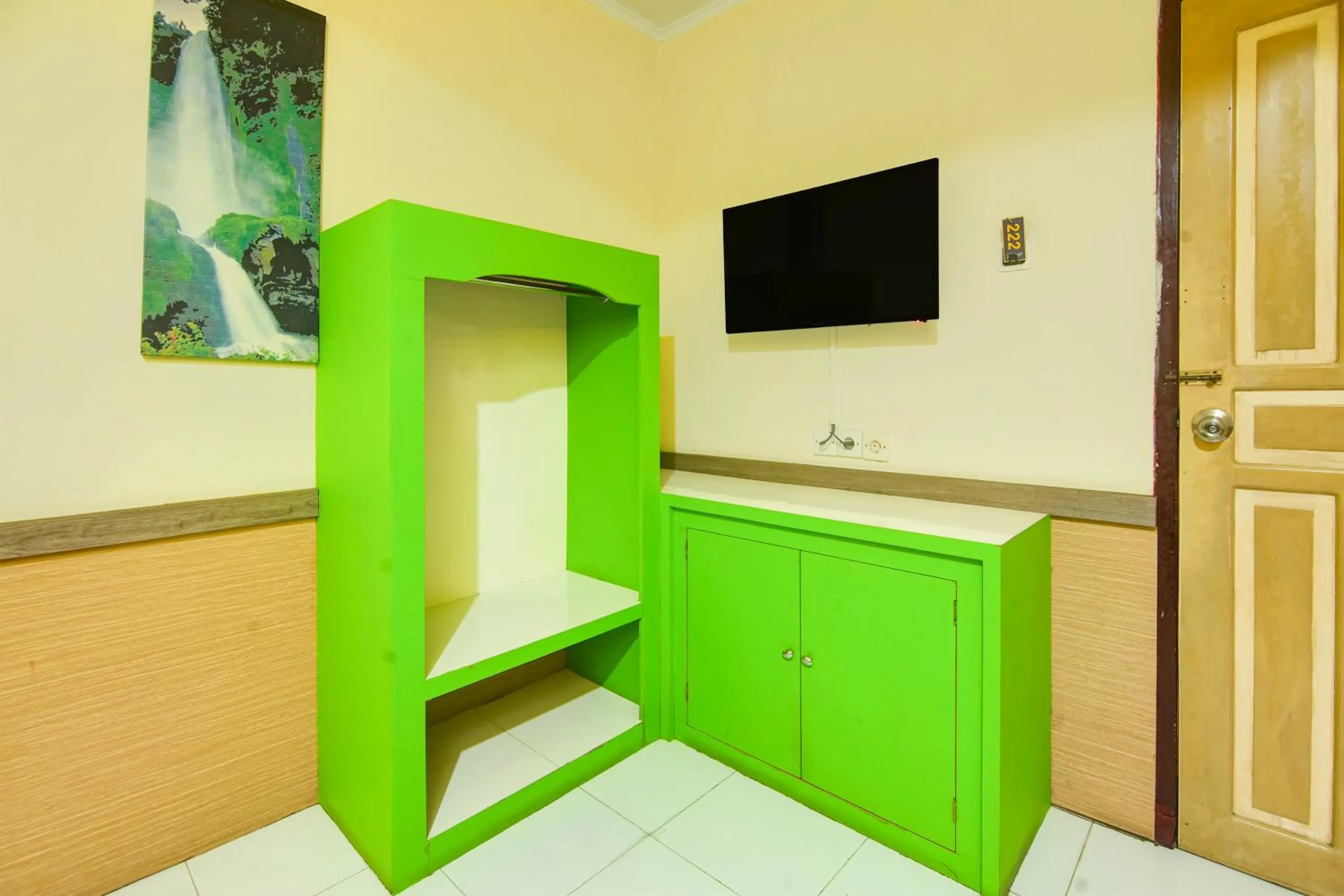 Bedroom in Hotel O Makassar near Pantai Losari formerly Hotel Tiara Sari