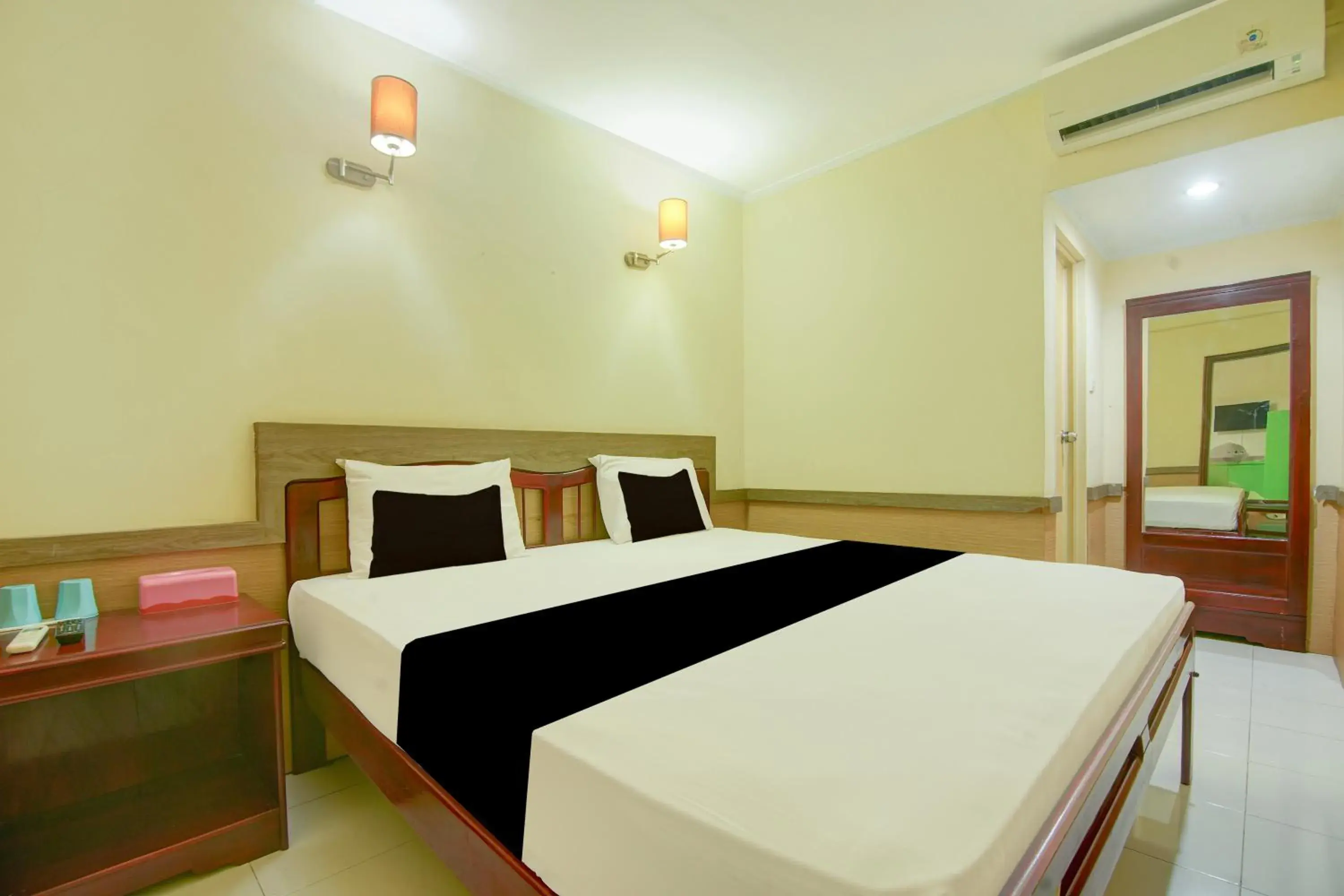 Family Suite in Hotel O Makassar near Pantai Losari formerly Hotel Tiara Sari Family Suite in Hotel O Makassar near Pantai Losari formerly Hotel Tiara Sari