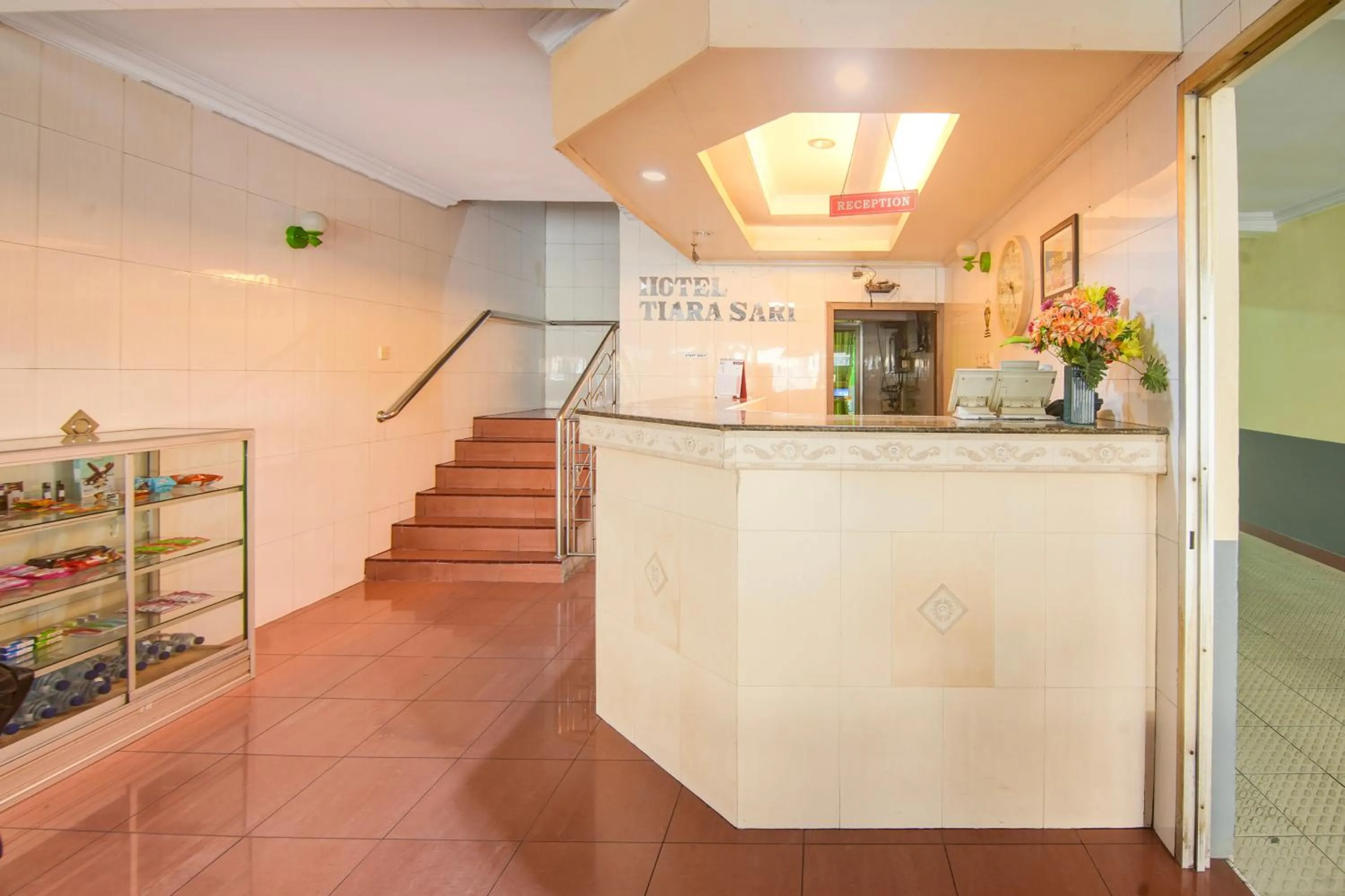 Lobby or reception in Hotel O Makassar near Pantai Losari formerly Hotel Tiara Sari