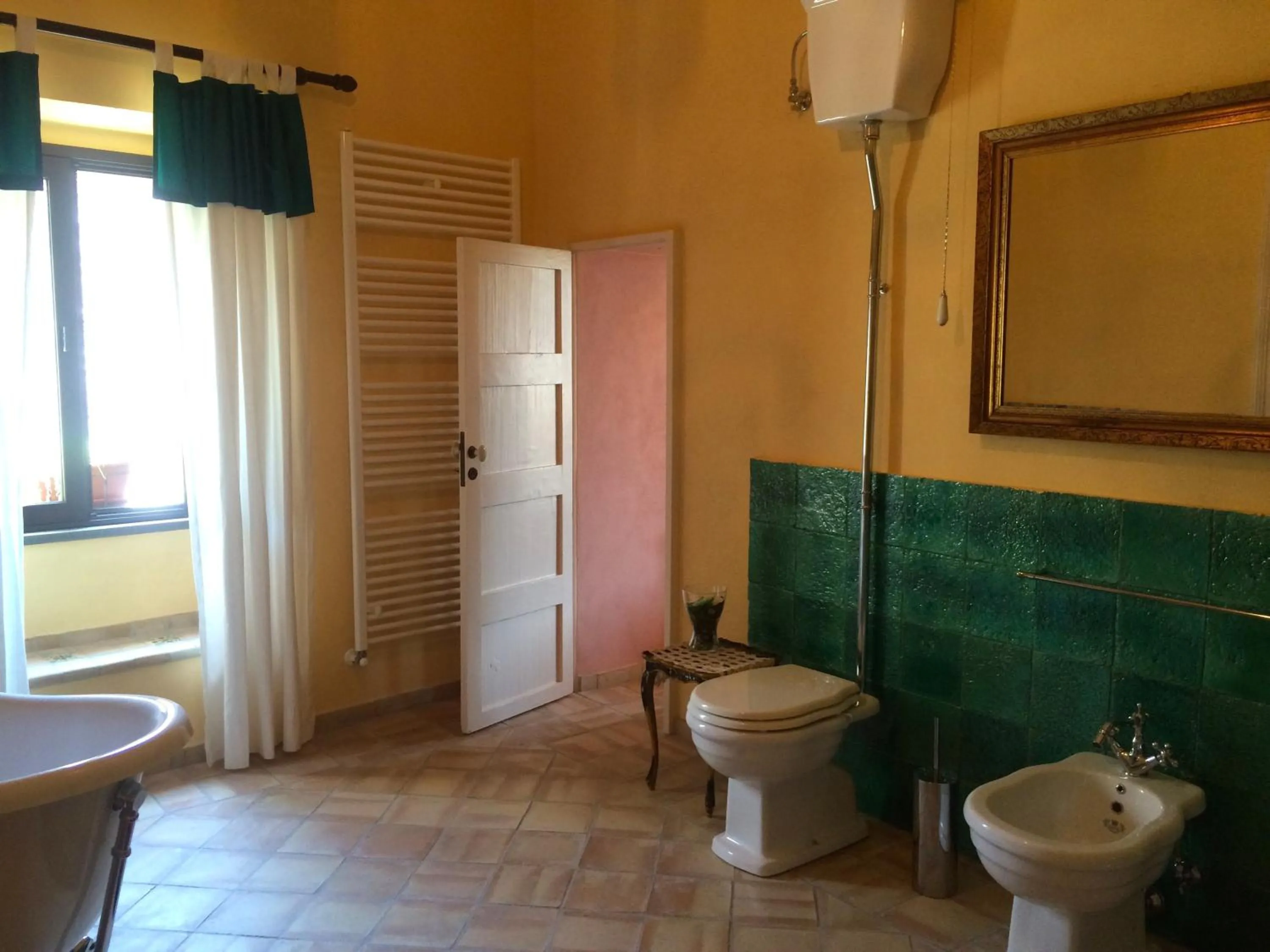 Bathroom in Palazzo Cutrufelli