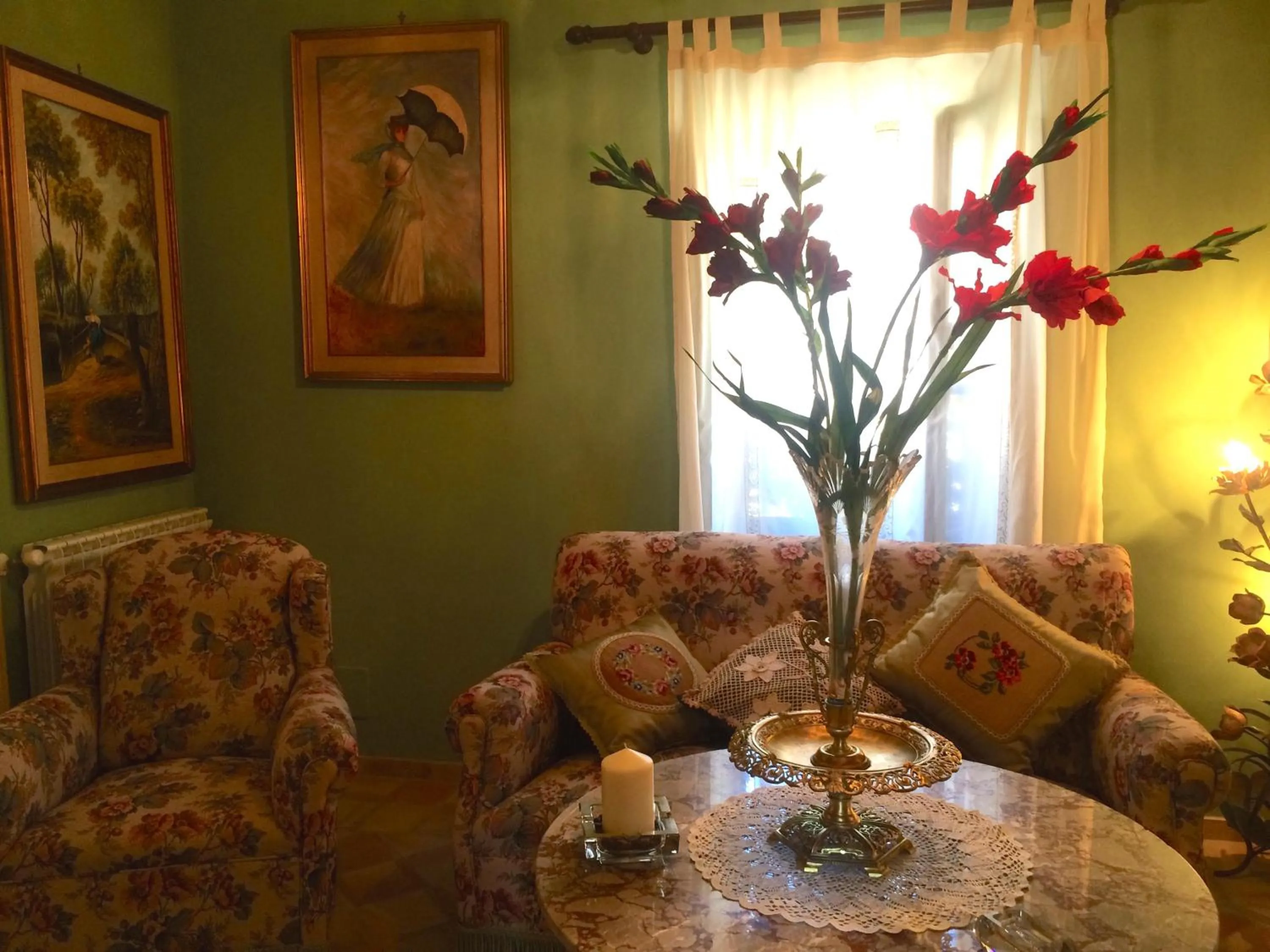 Living room in Palazzo Cutrufelli