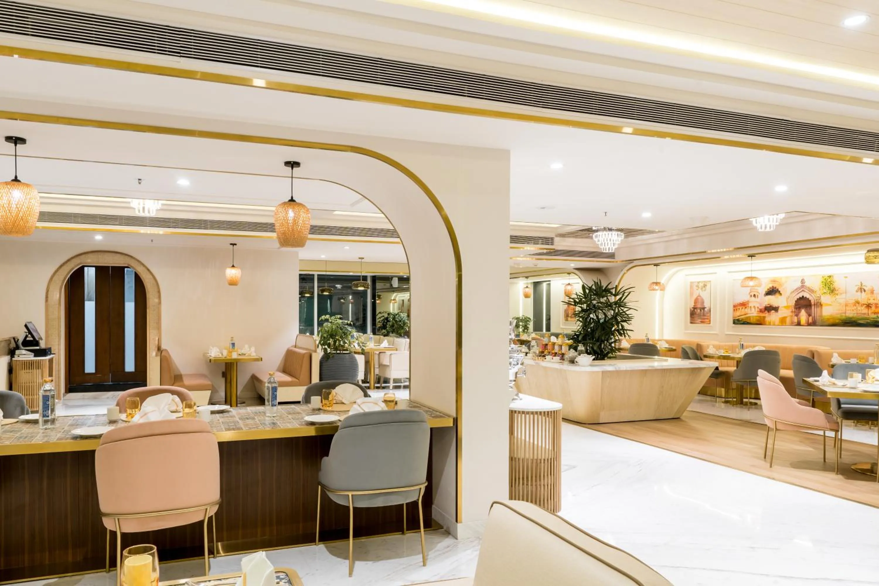 Restaurant/places to eat in Renaissance Lucknow Hotel, Gomti Nagar