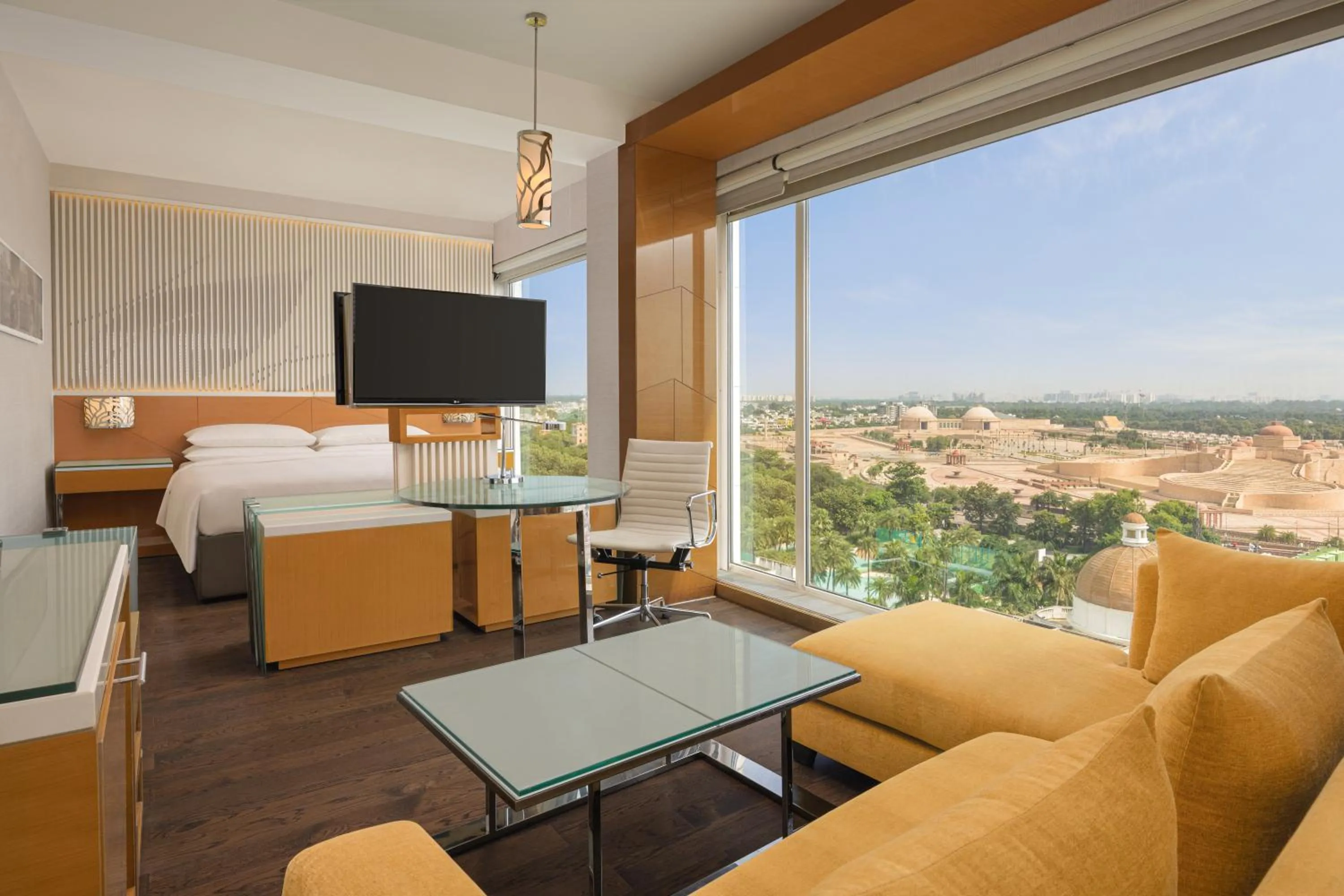 Living room, Bed in Renaissance Lucknow Hotel, Gomti Nagar