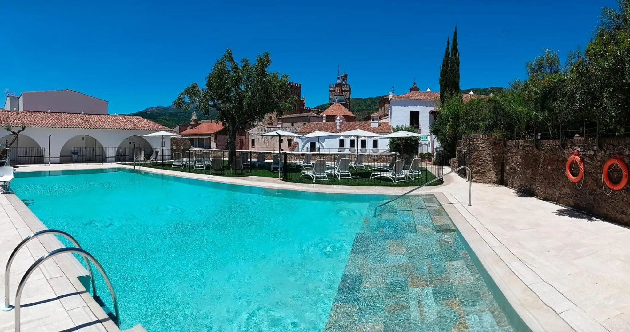 Swimming pool in Parador de Guadalupe