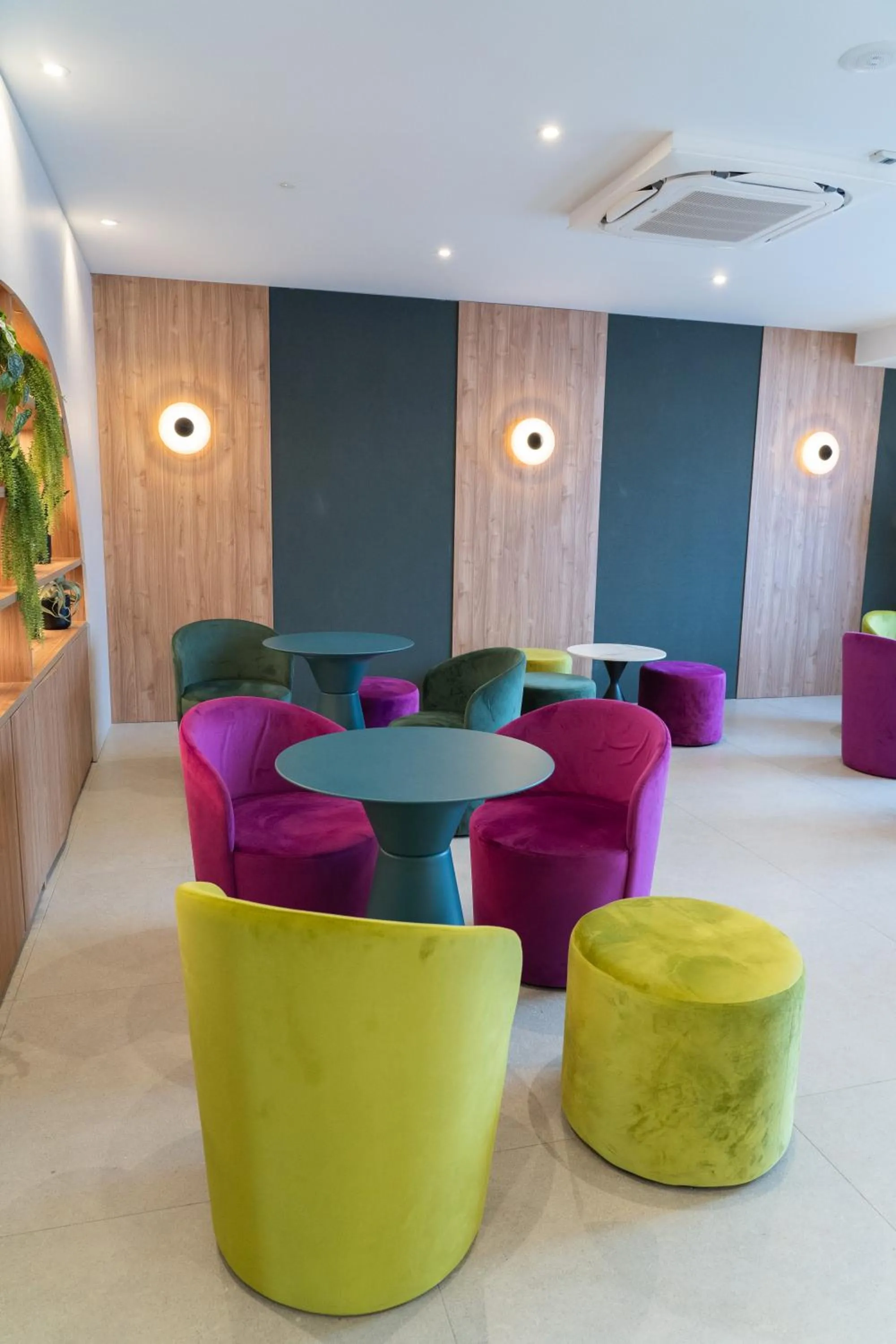 Lake & More Suite Hotel