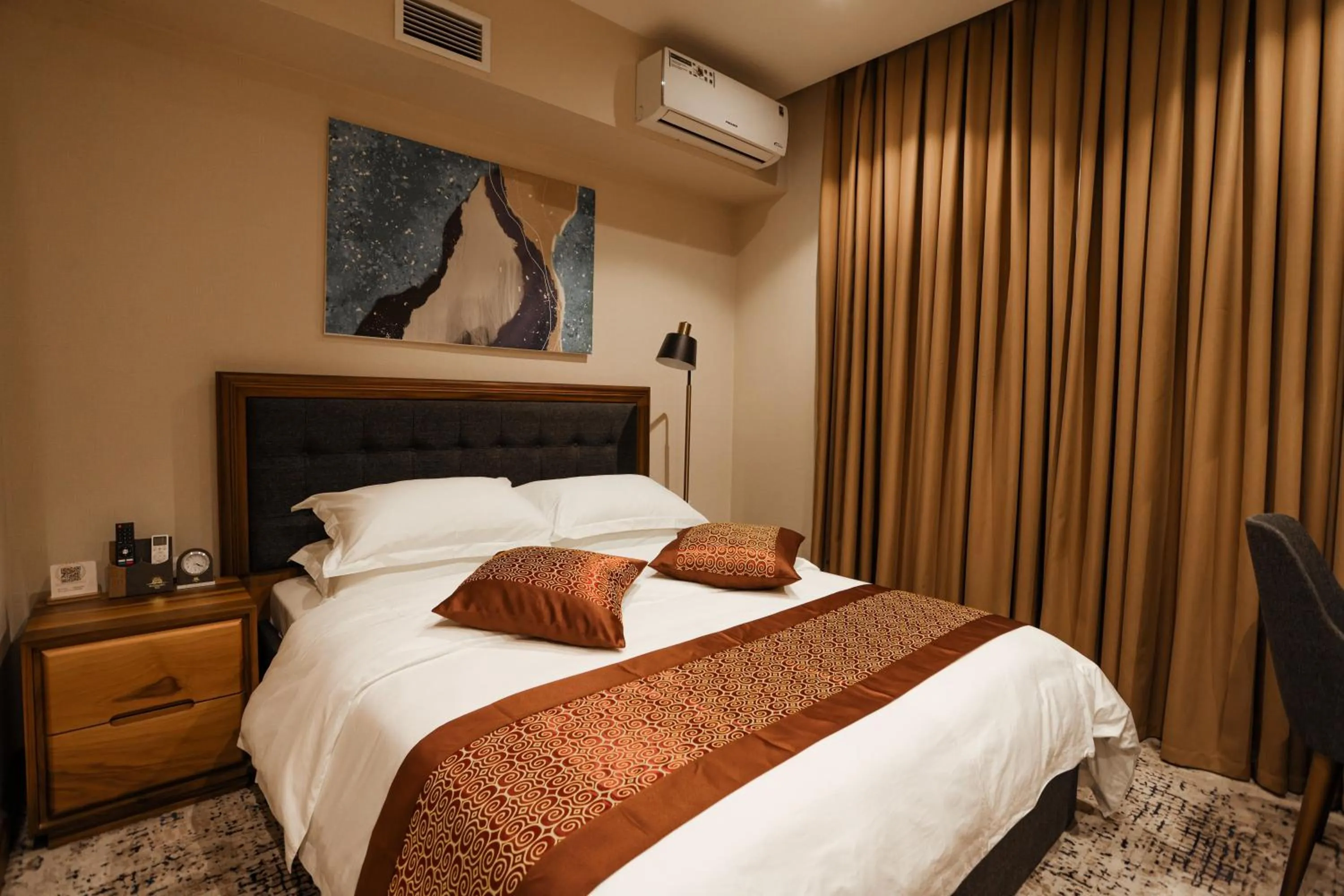 Bed in Bogishamol Hotel