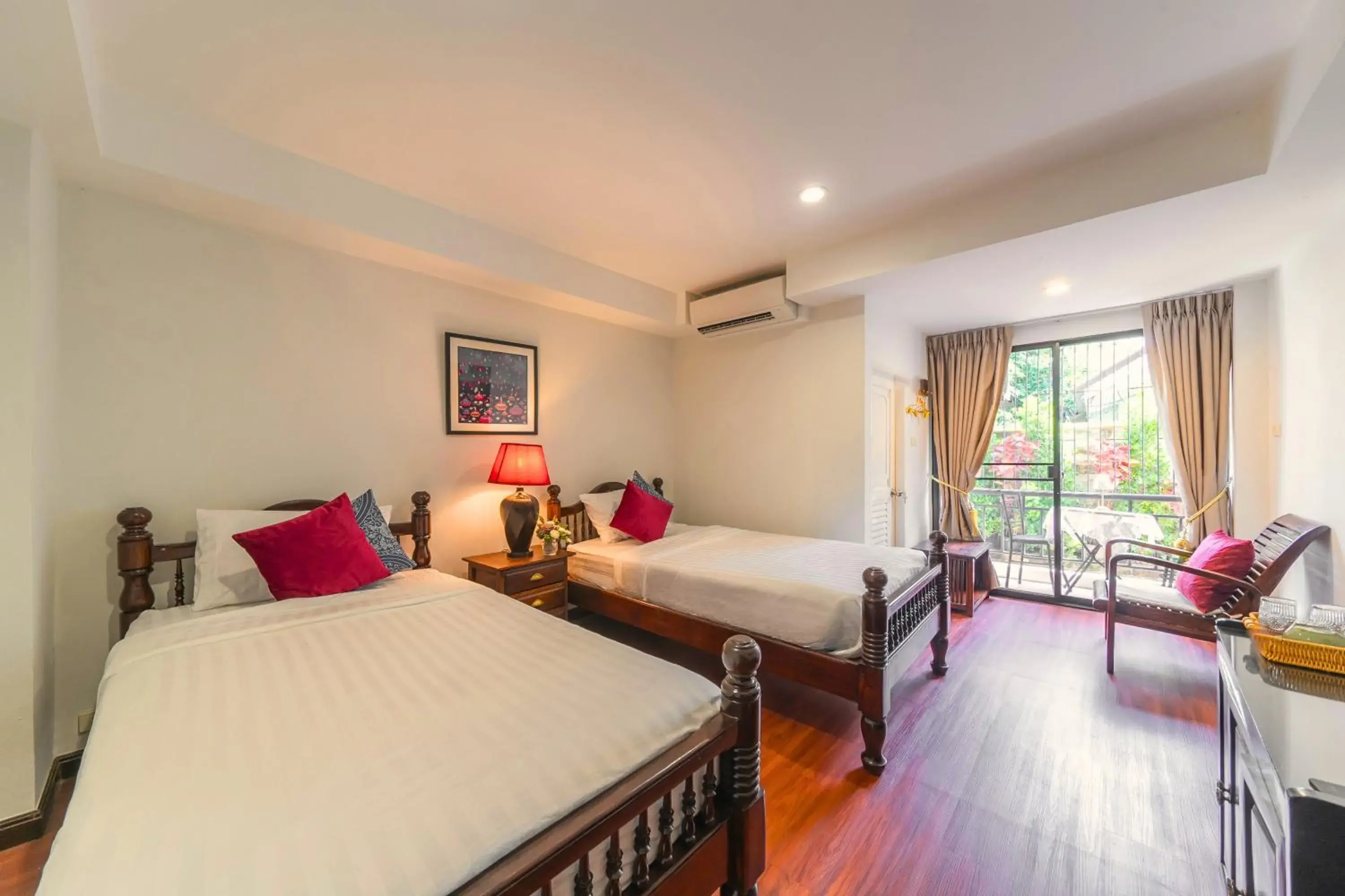 Twin Room with Balcony in Rachamankha Flora House Twin Room with Balcony in Rachamankha Flora House