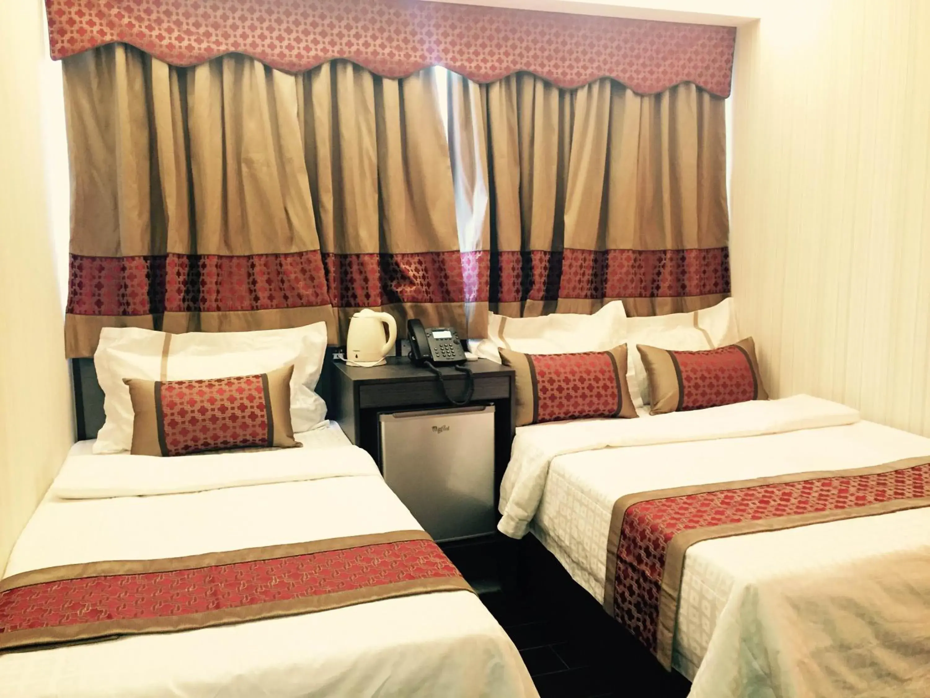 Photo of the whole room, Bed in Seasons Hotel Photo of the whole room, Bed in Seasons Hotel