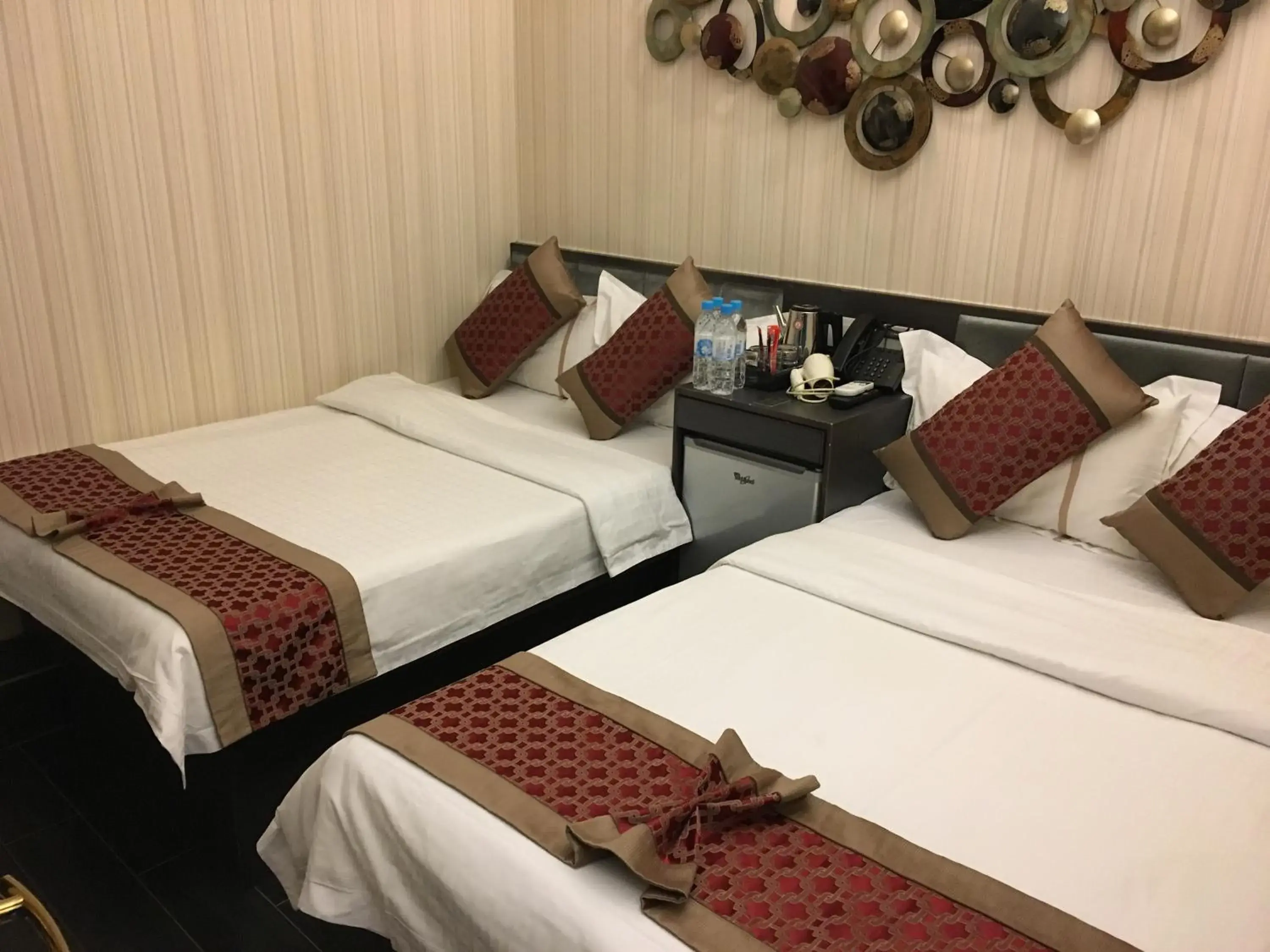 Photo of the whole room, Bed in Seasons Hotel Photo of the whole room, Bed in Seasons Hotel