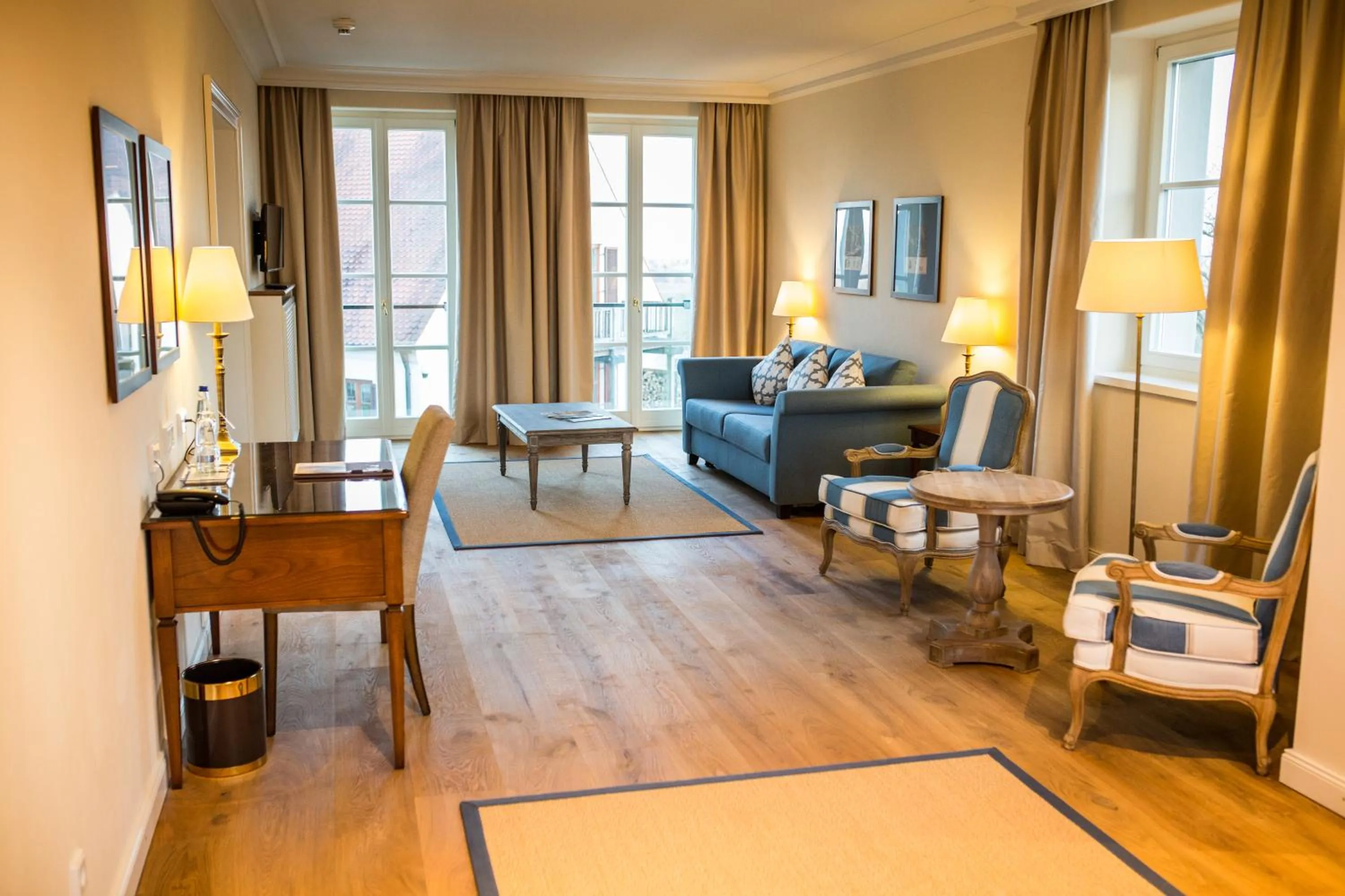 Photo of the whole room, Bed in Hotel Schloss Leitheim