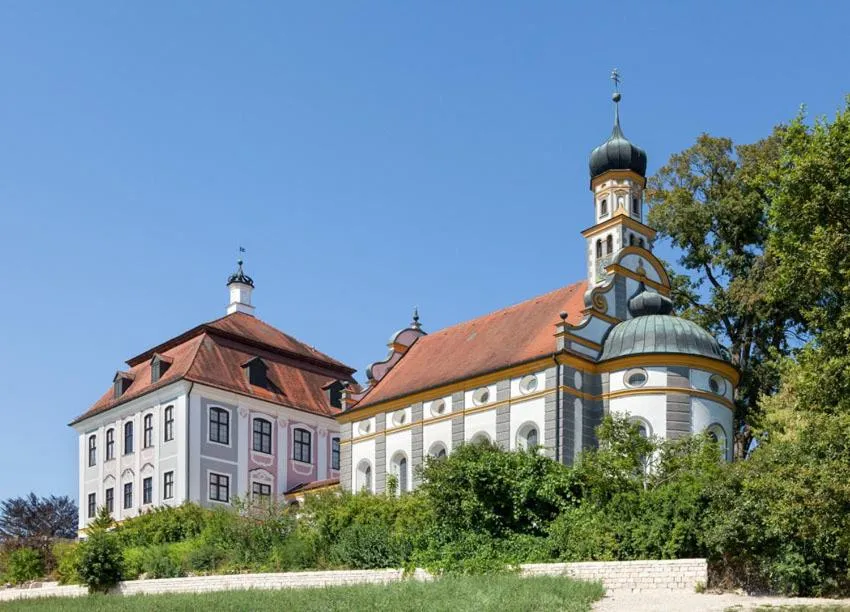 Property building in Hotel Schloss Leitheim