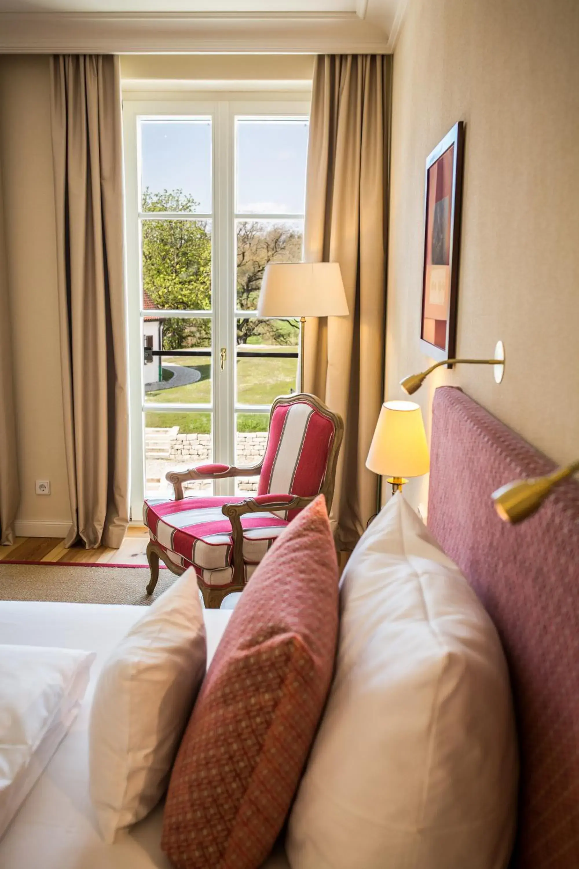 Deluxe Double Room with Bath in Hotel Schloss Leitheim Deluxe Double Room with Bath in Hotel Schloss Leitheim