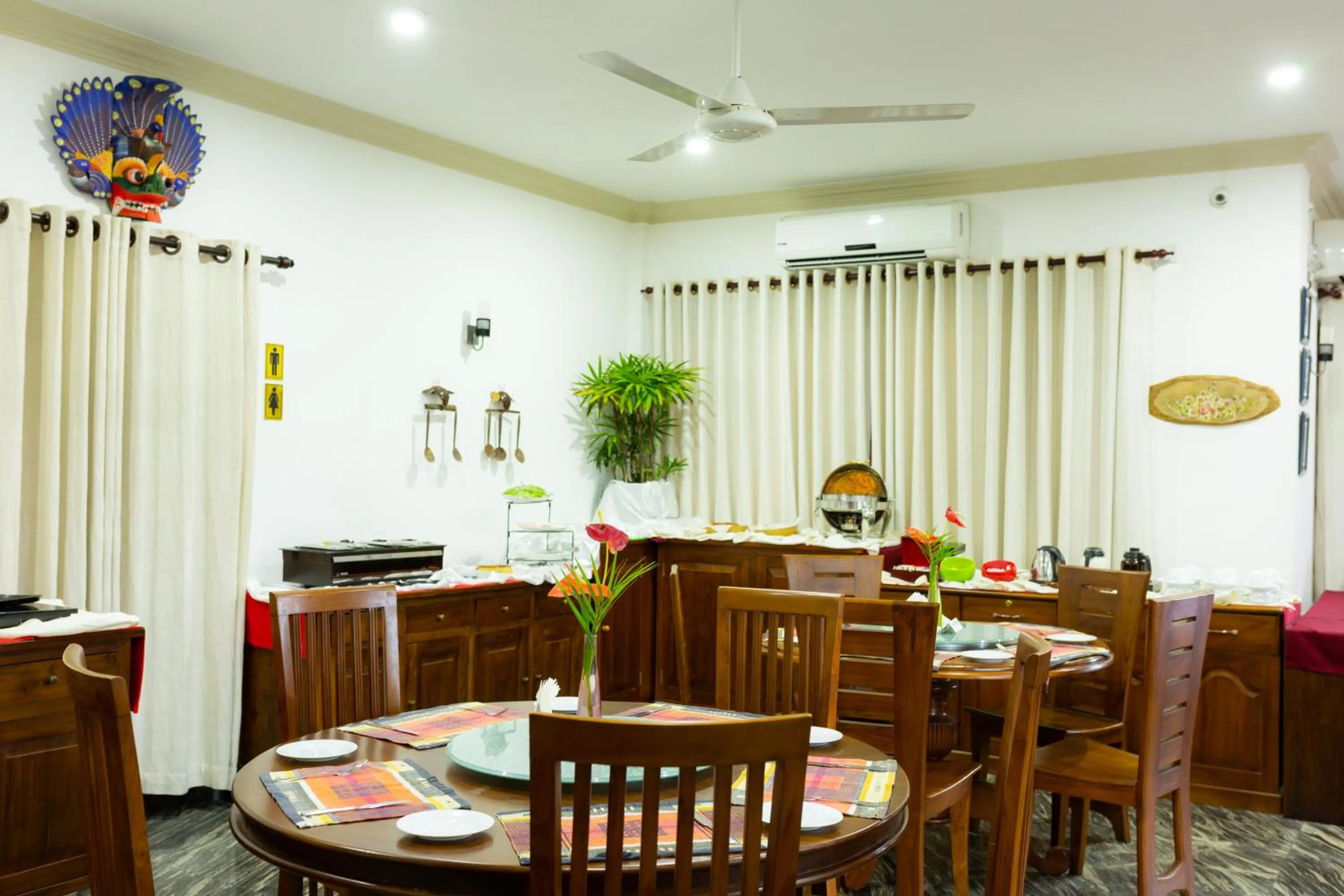 Restaurant/places to eat in Hotel Yo Kandy