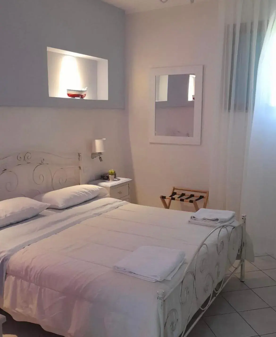 Double Room with Spa Bath - single occupancy in Belvedere Double Room with Spa Bath - single occupancy in Belvedere