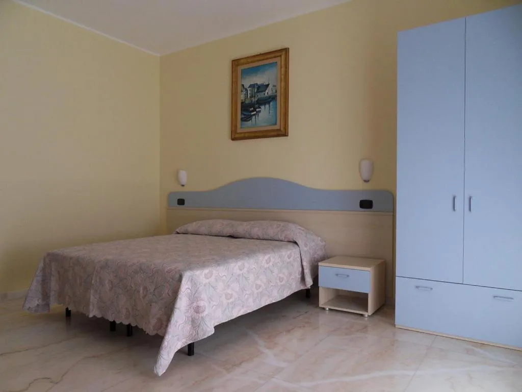 Double or Twin Room with Bathroom - single occupancy in La Rosa Dei Venti