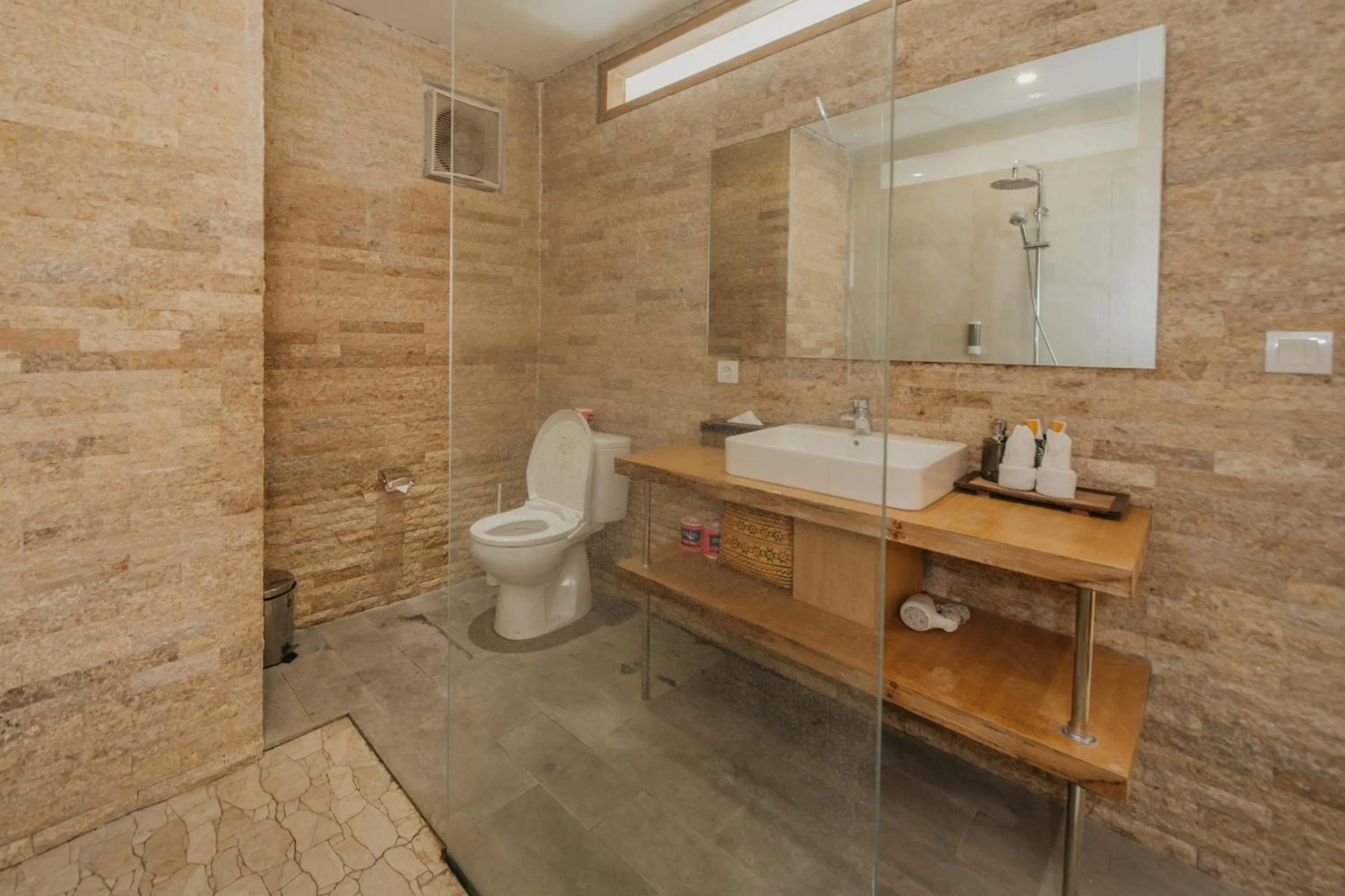 Toilet in La-Meli Villas Ubud