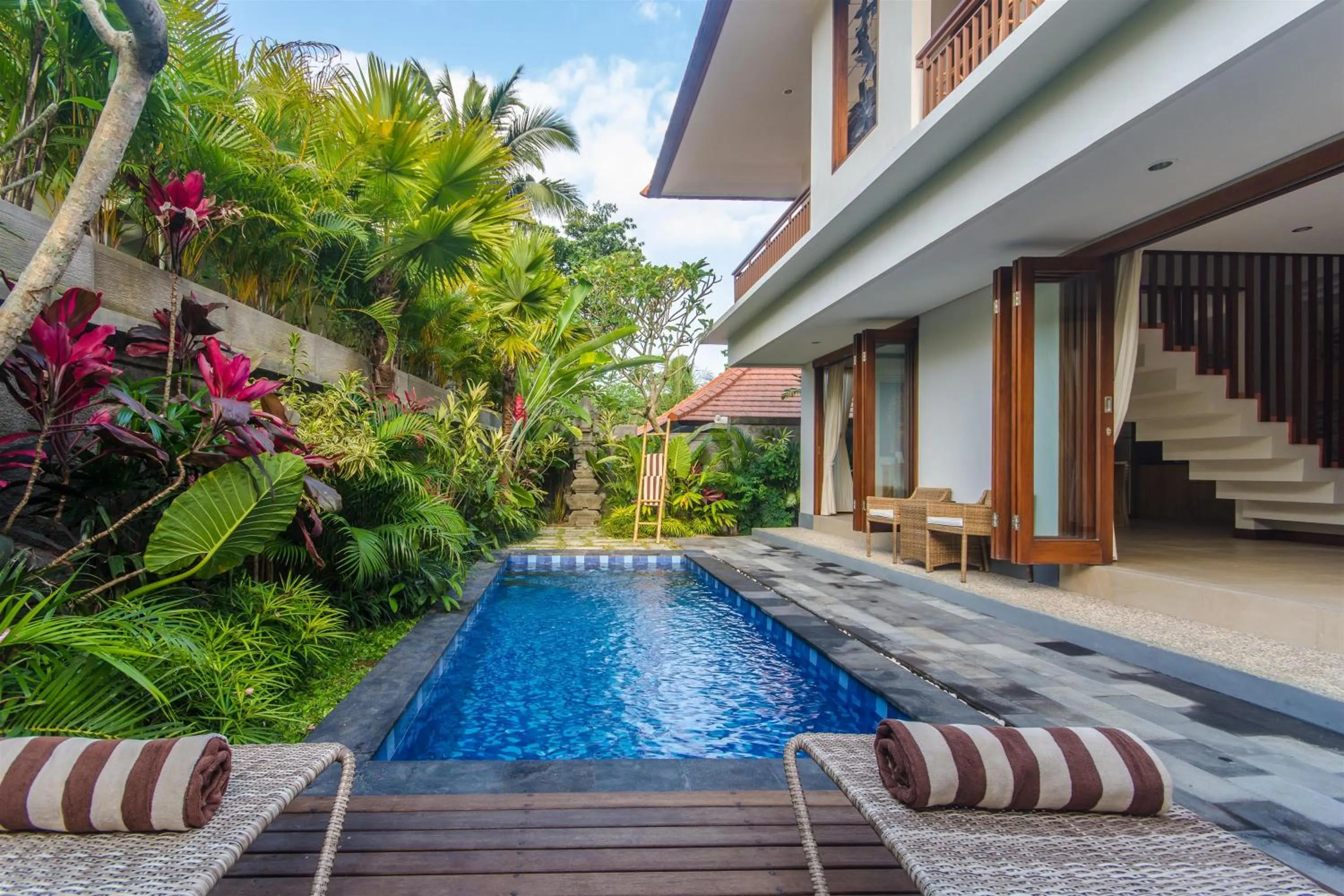 Swimming pool in La-Meli Villas Ubud