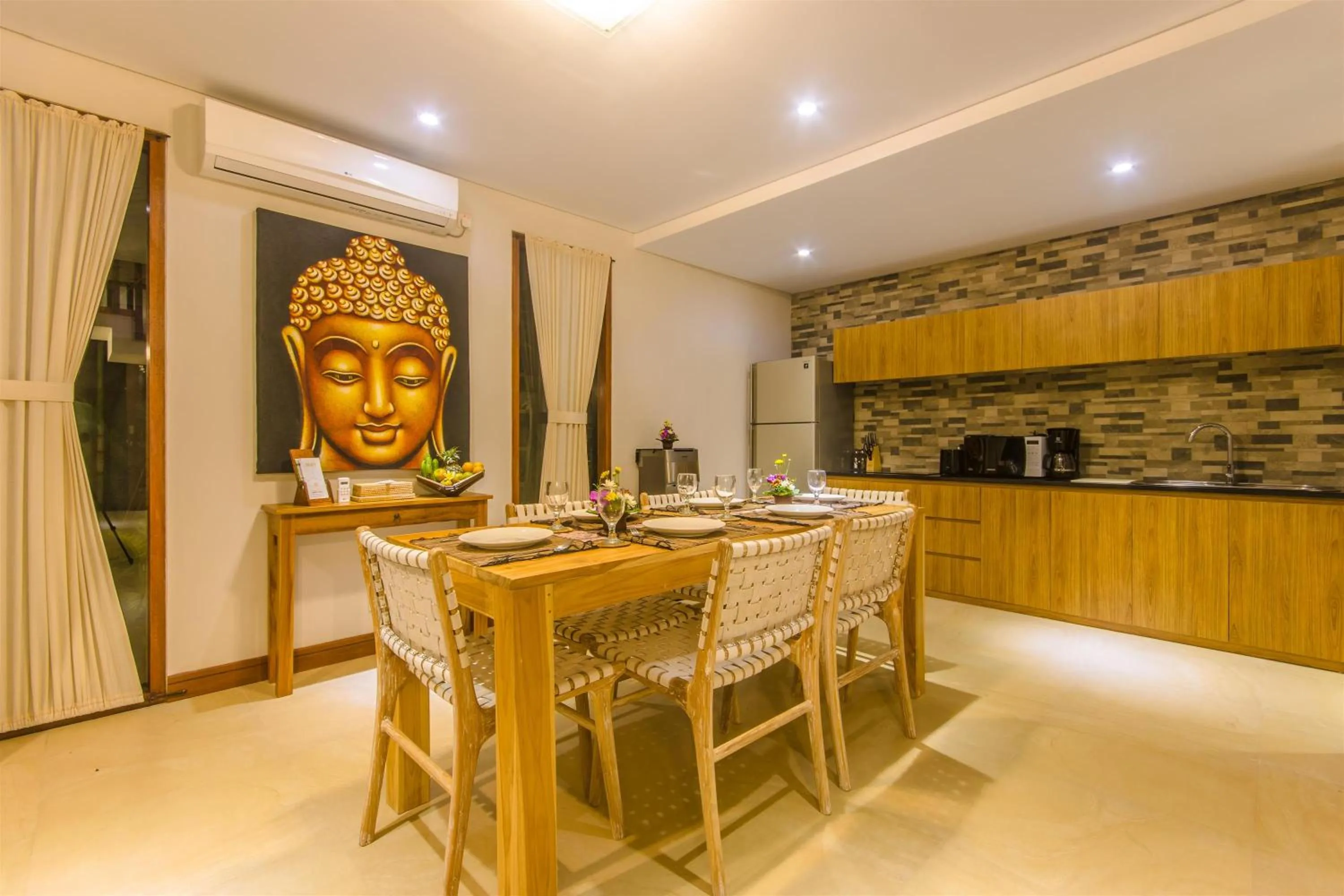 Kitchen or kitchenette in La-Meli Villas Ubud