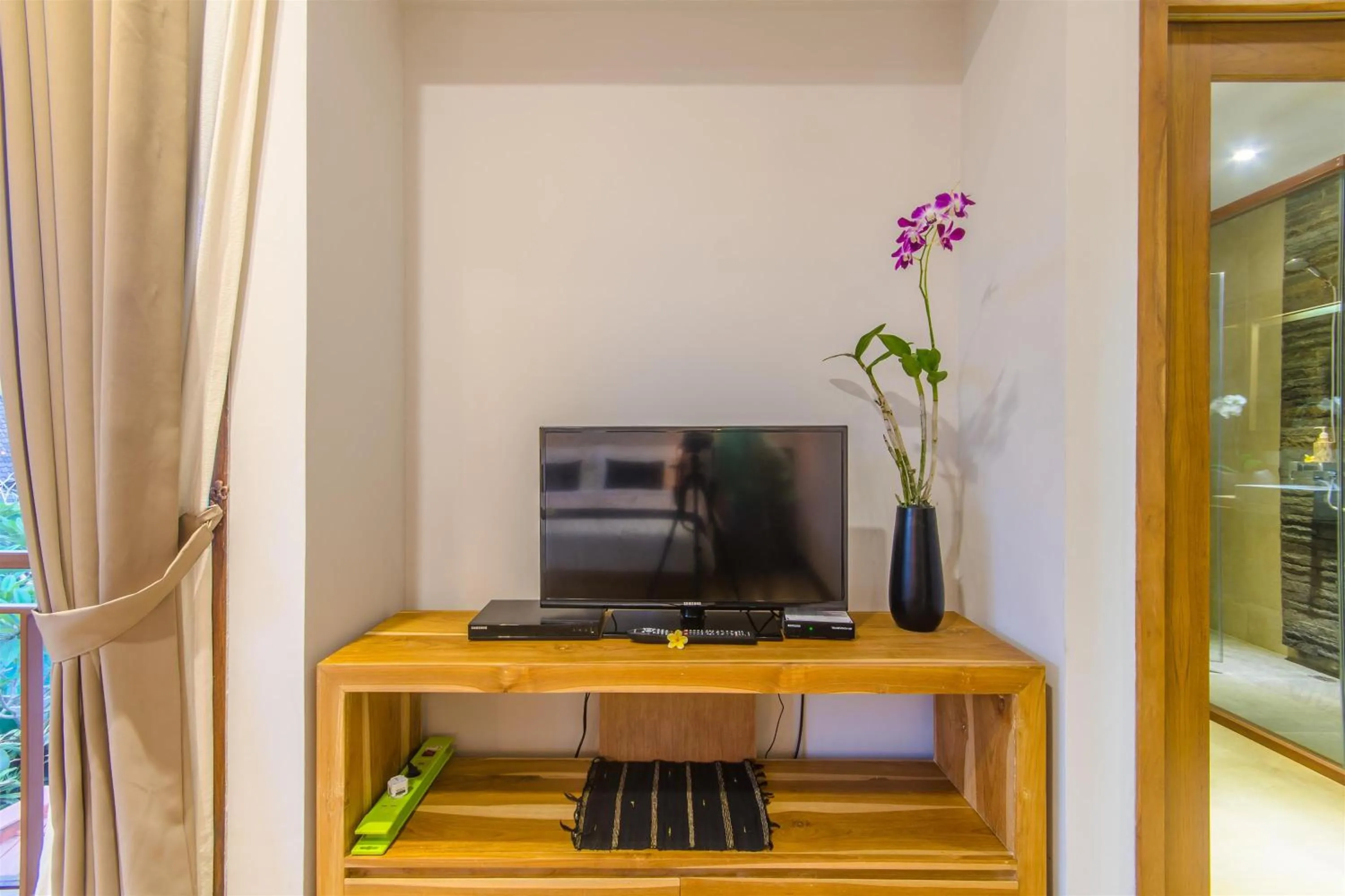 TV and multimedia in La-Meli Villas Ubud