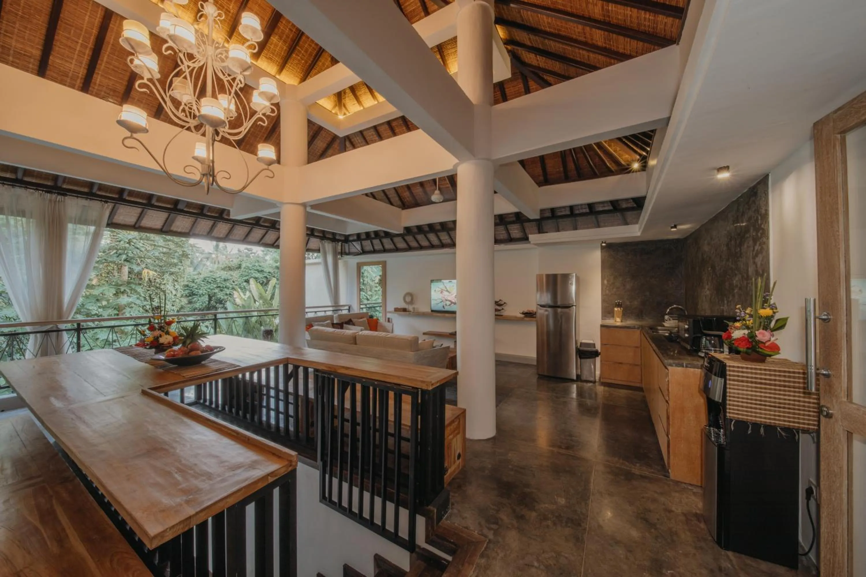 Kitchen or kitchenette in La-Meli Villas Ubud
