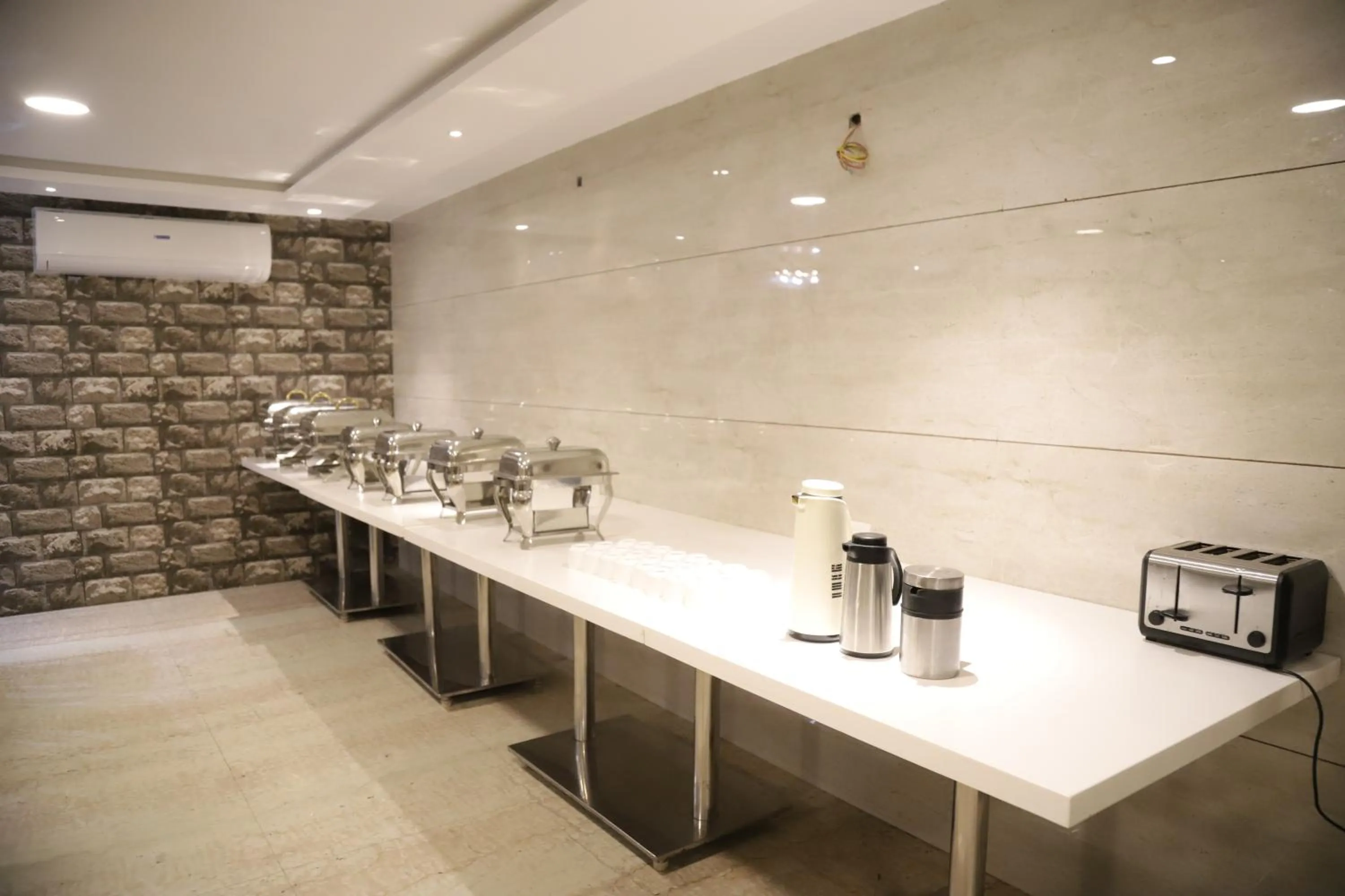 Restaurant/places to eat in The Gandhi International