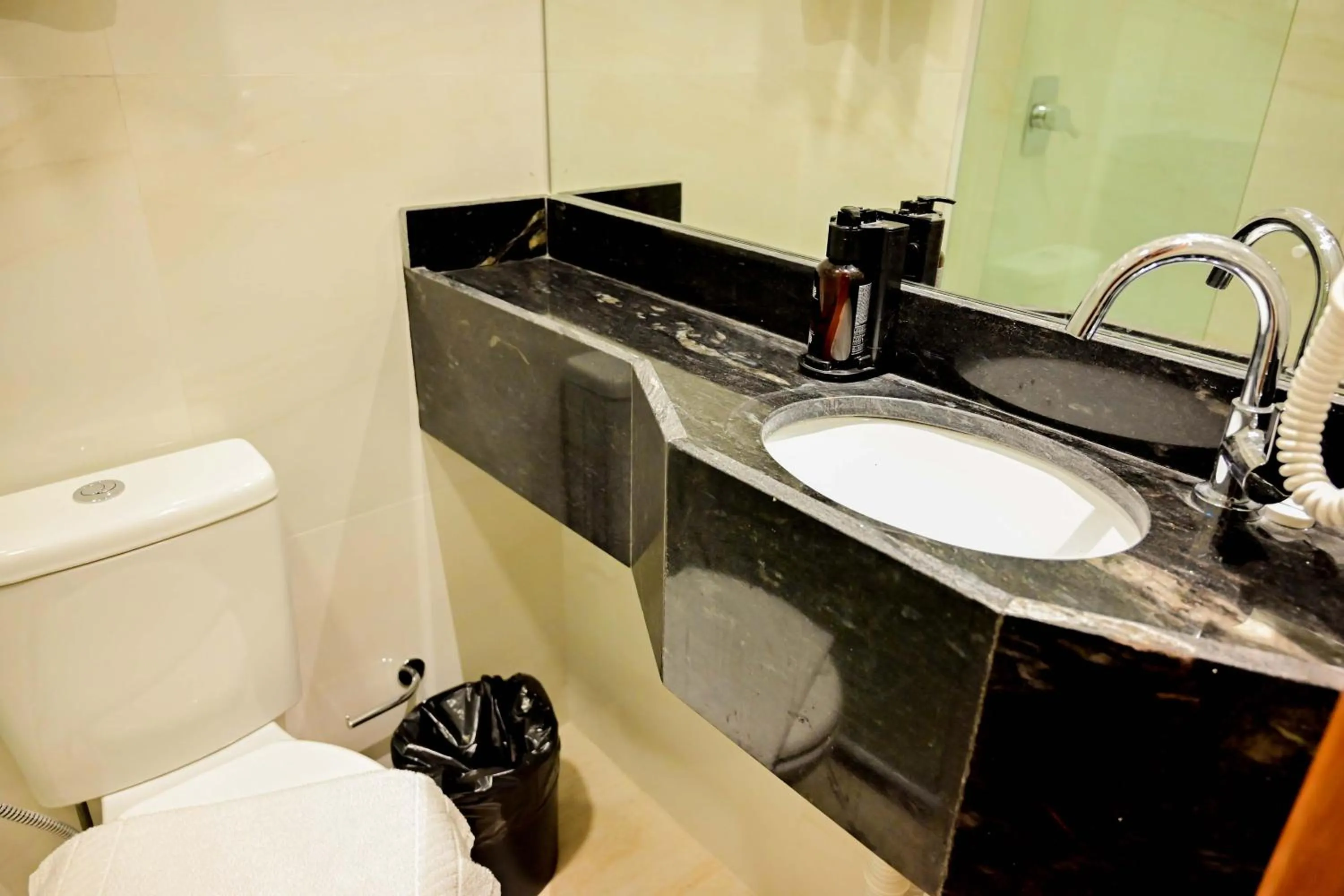 Bathroom in Bristol Marambaia Belém