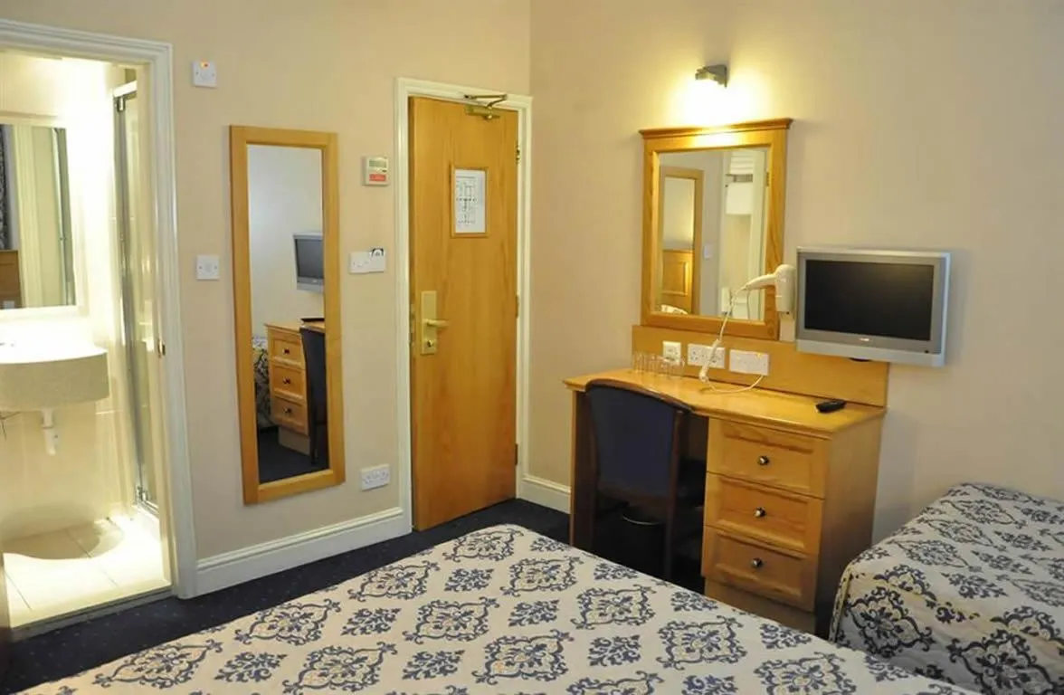 Photo of the whole room, Bed in Olympic House Hotel