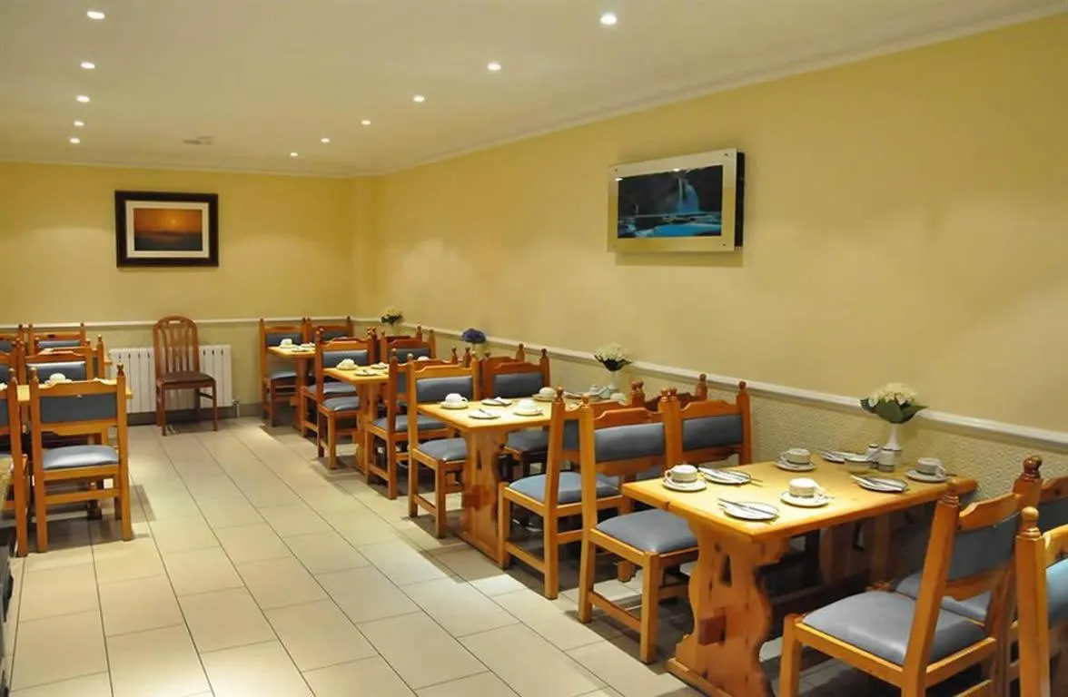 Restaurant/places to eat in Olympic House Hotel